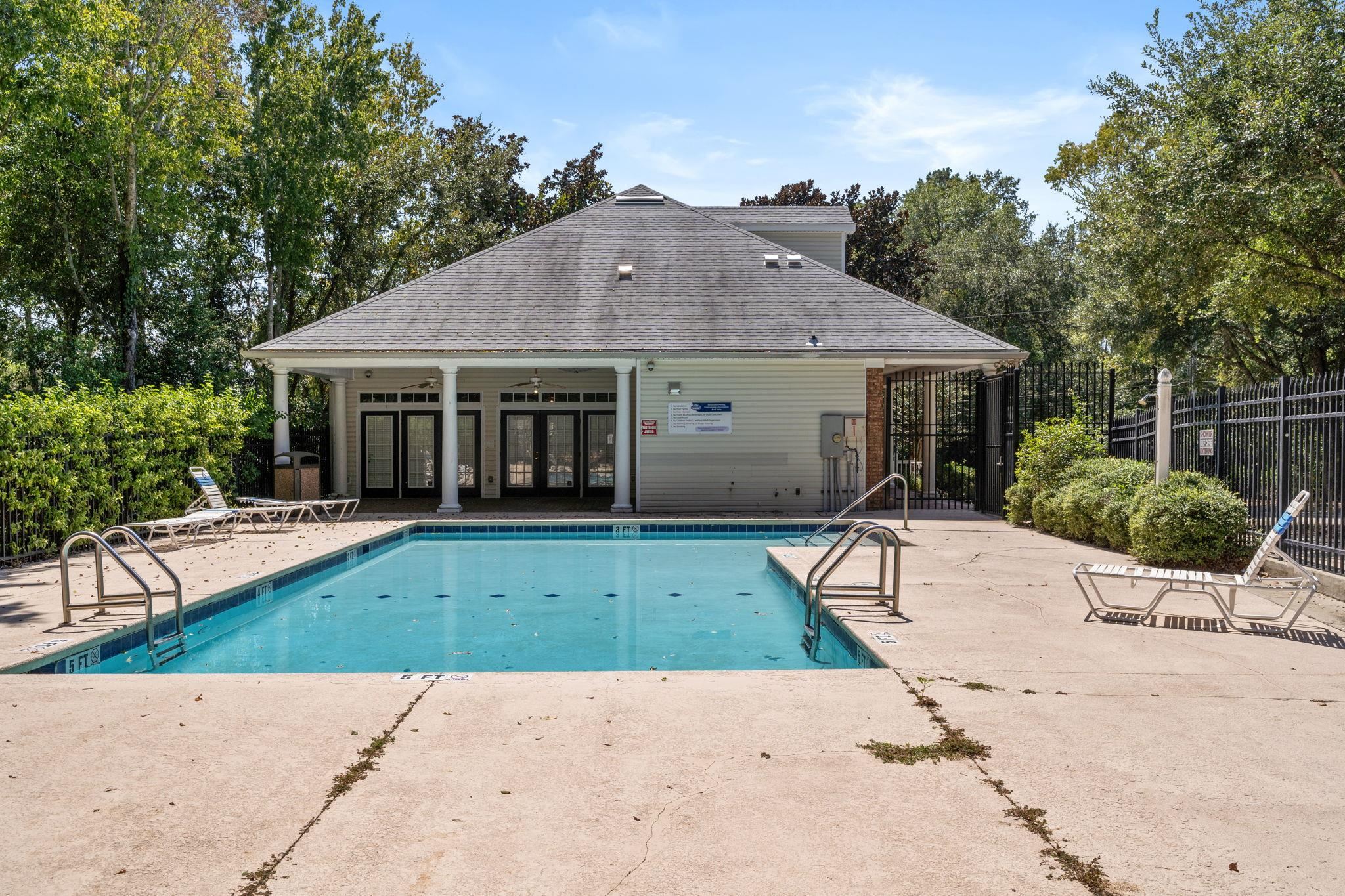 2738 W Tharpe Street Unit: 2306