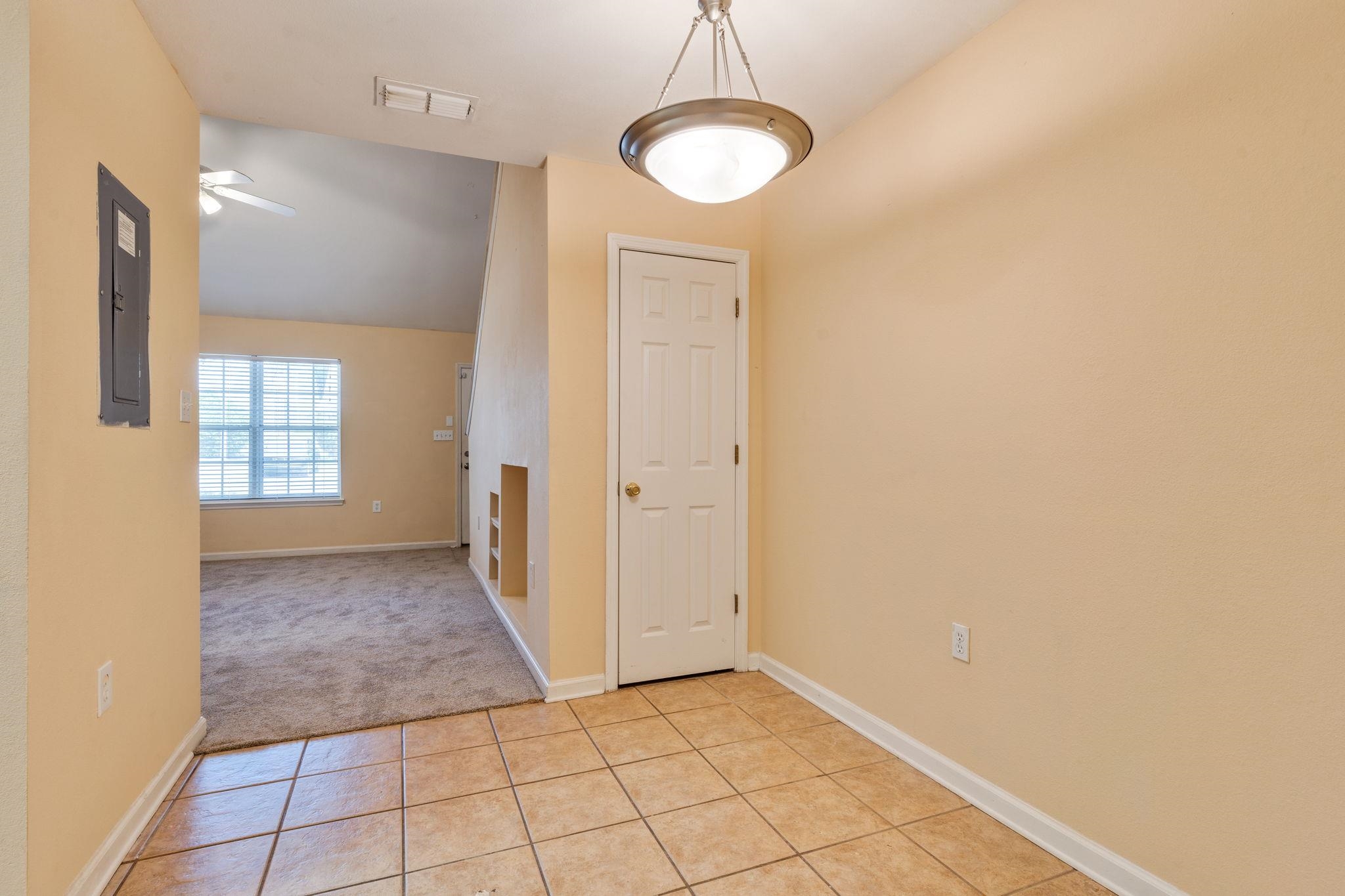 2738 W Tharpe Street Unit: 2306