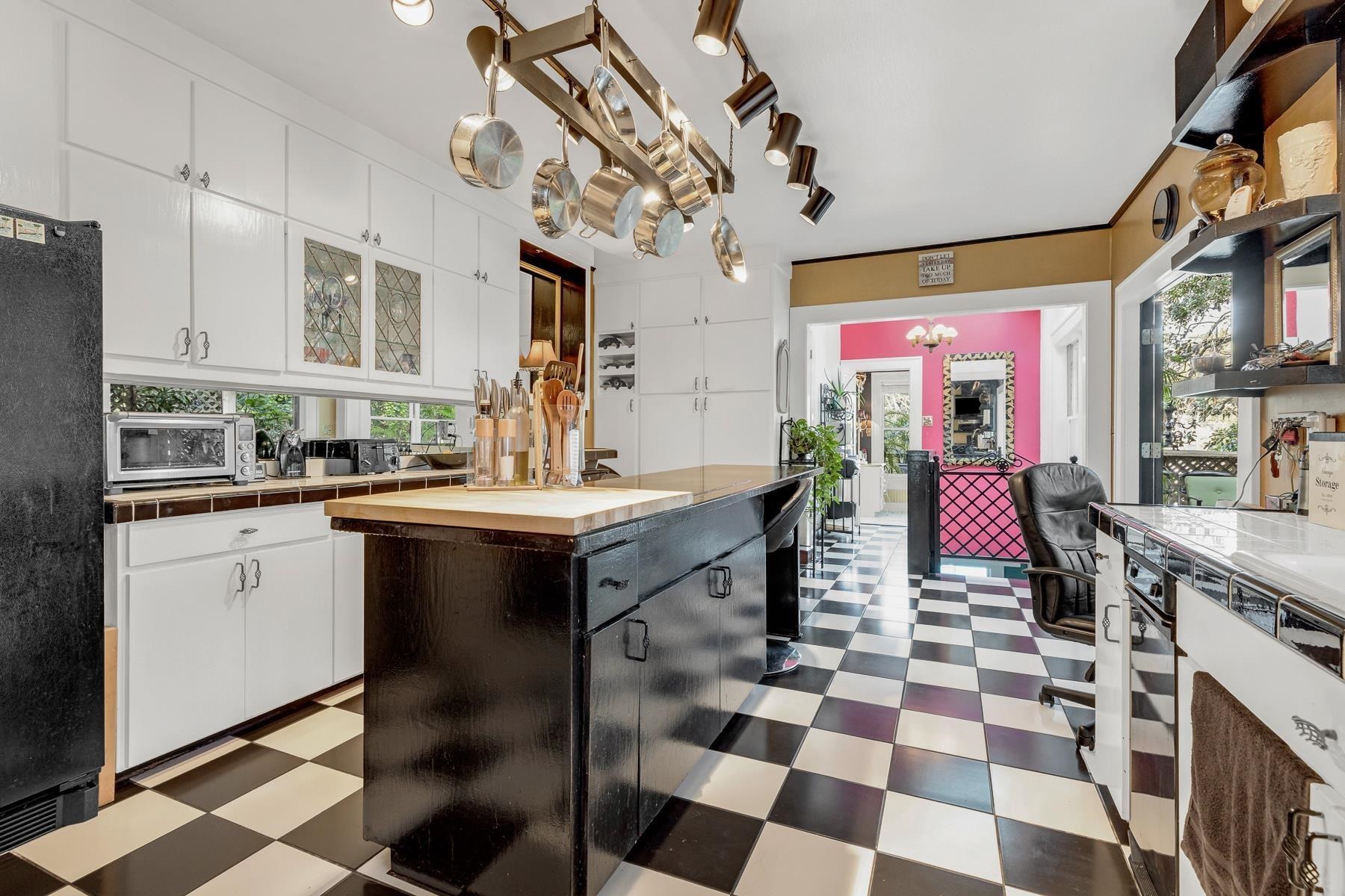 416 E Georgia Street