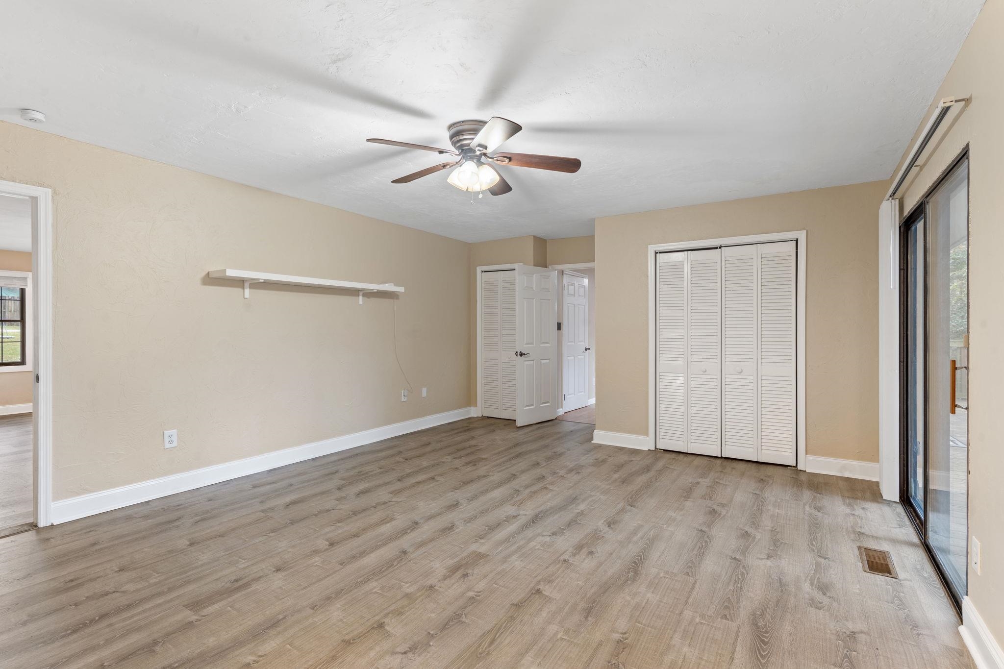 1912 W NELSON Circle