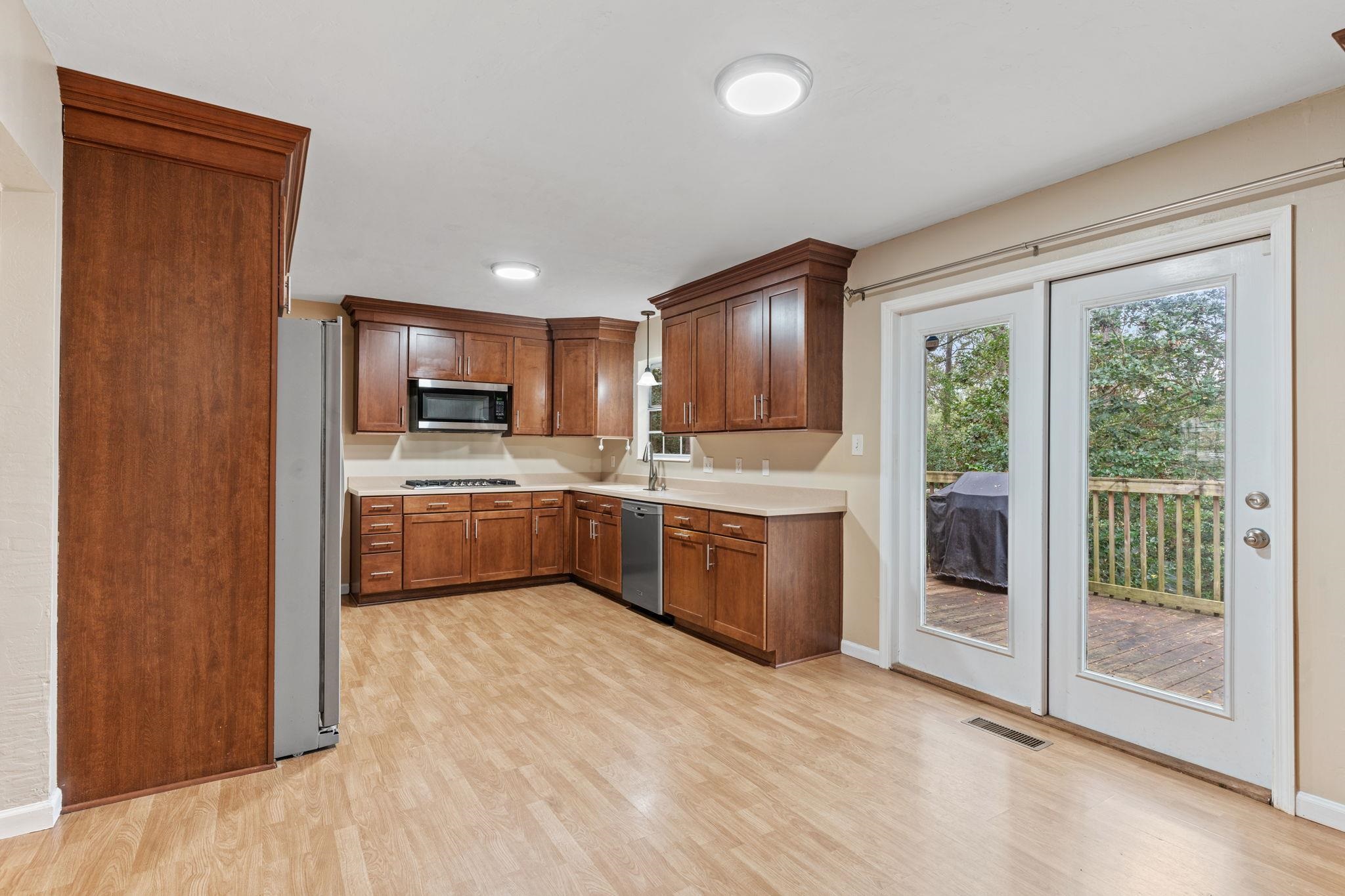 1912 W NELSON Circle