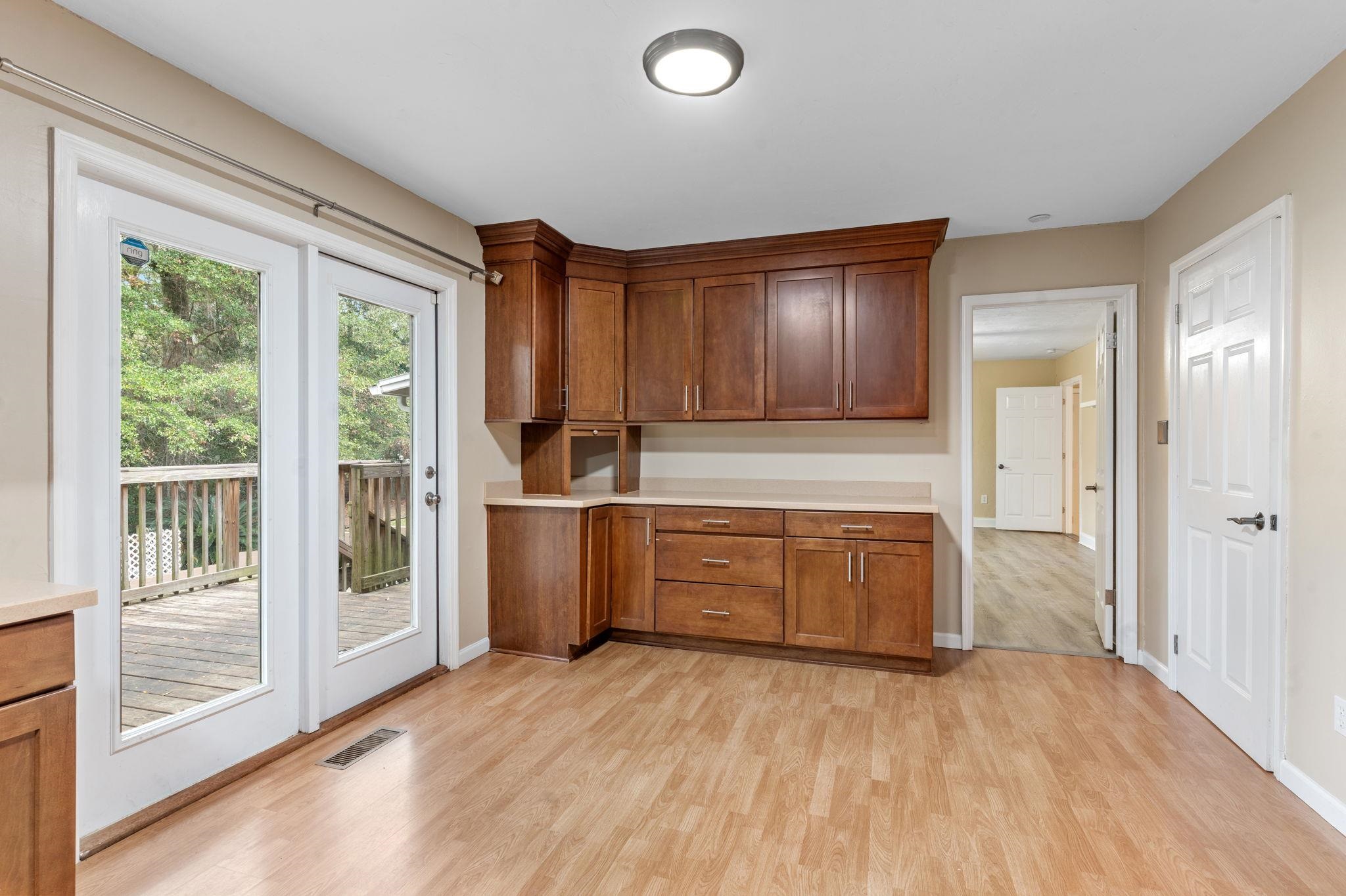 1912 W NELSON Circle