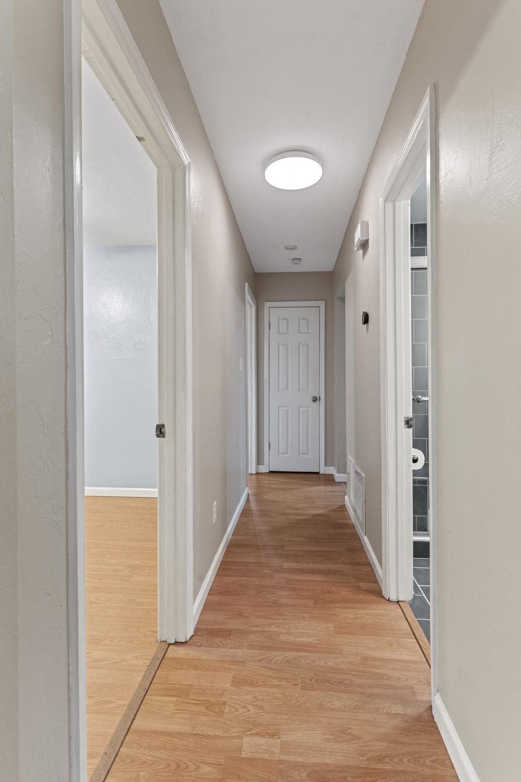 1912 W NELSON Circle