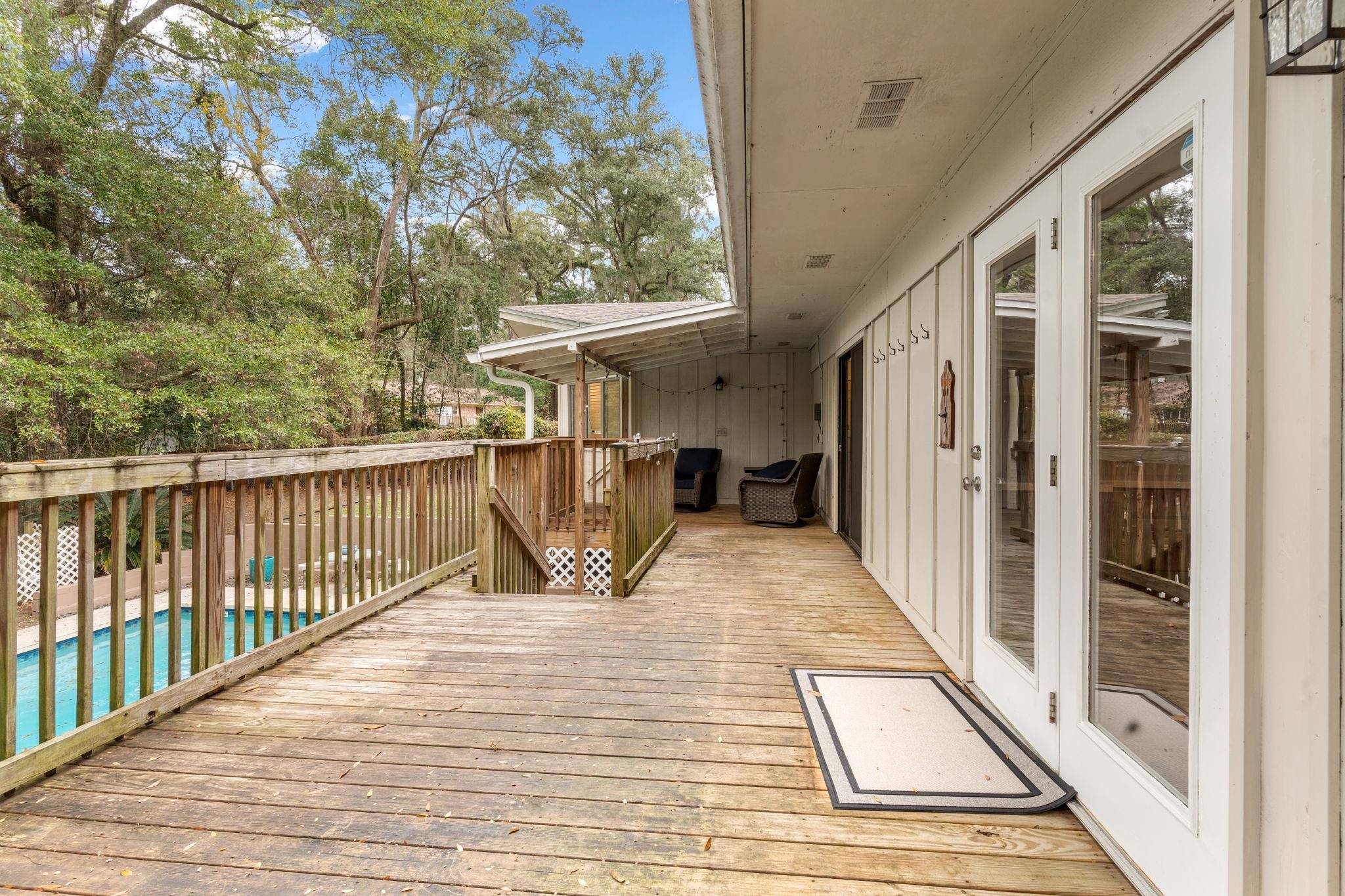 1912 W NELSON Circle