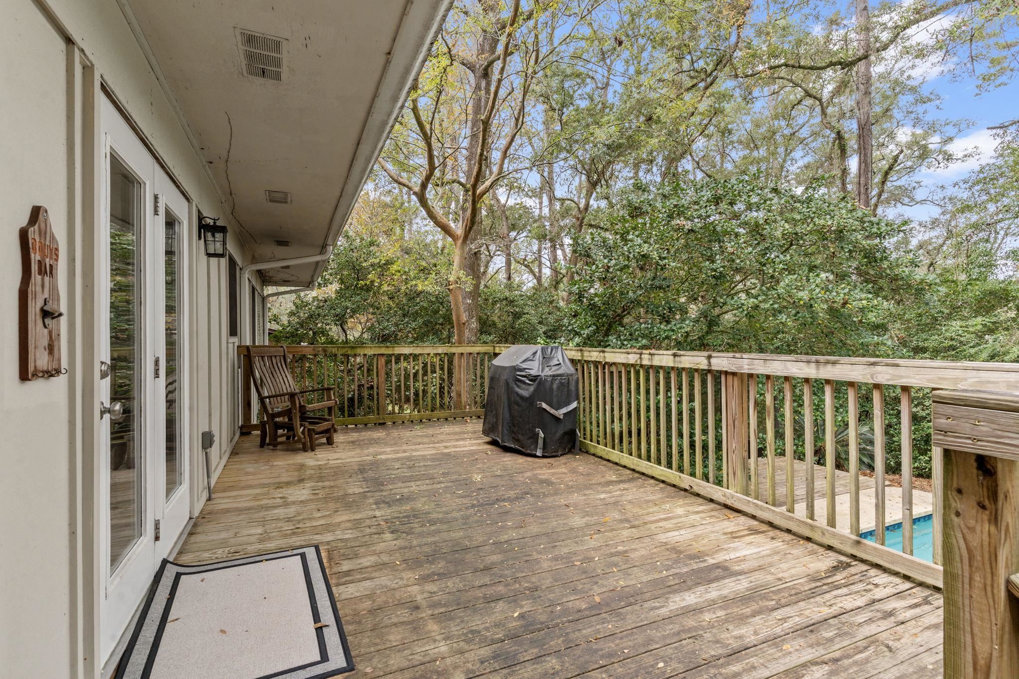 1912 W NELSON Circle