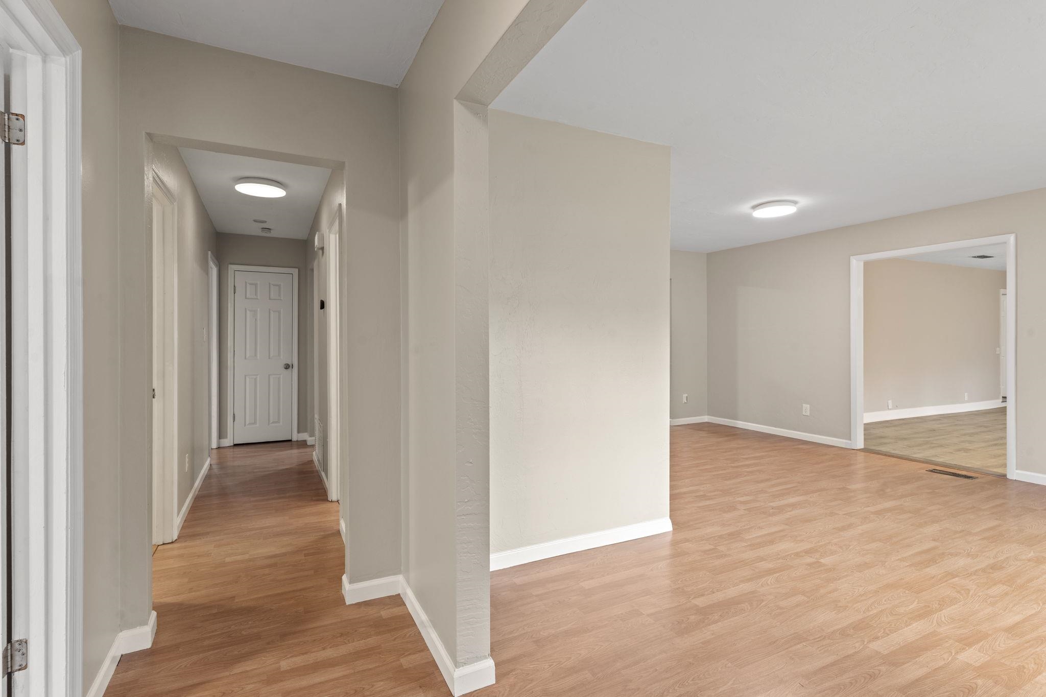 1912 W NELSON Circle