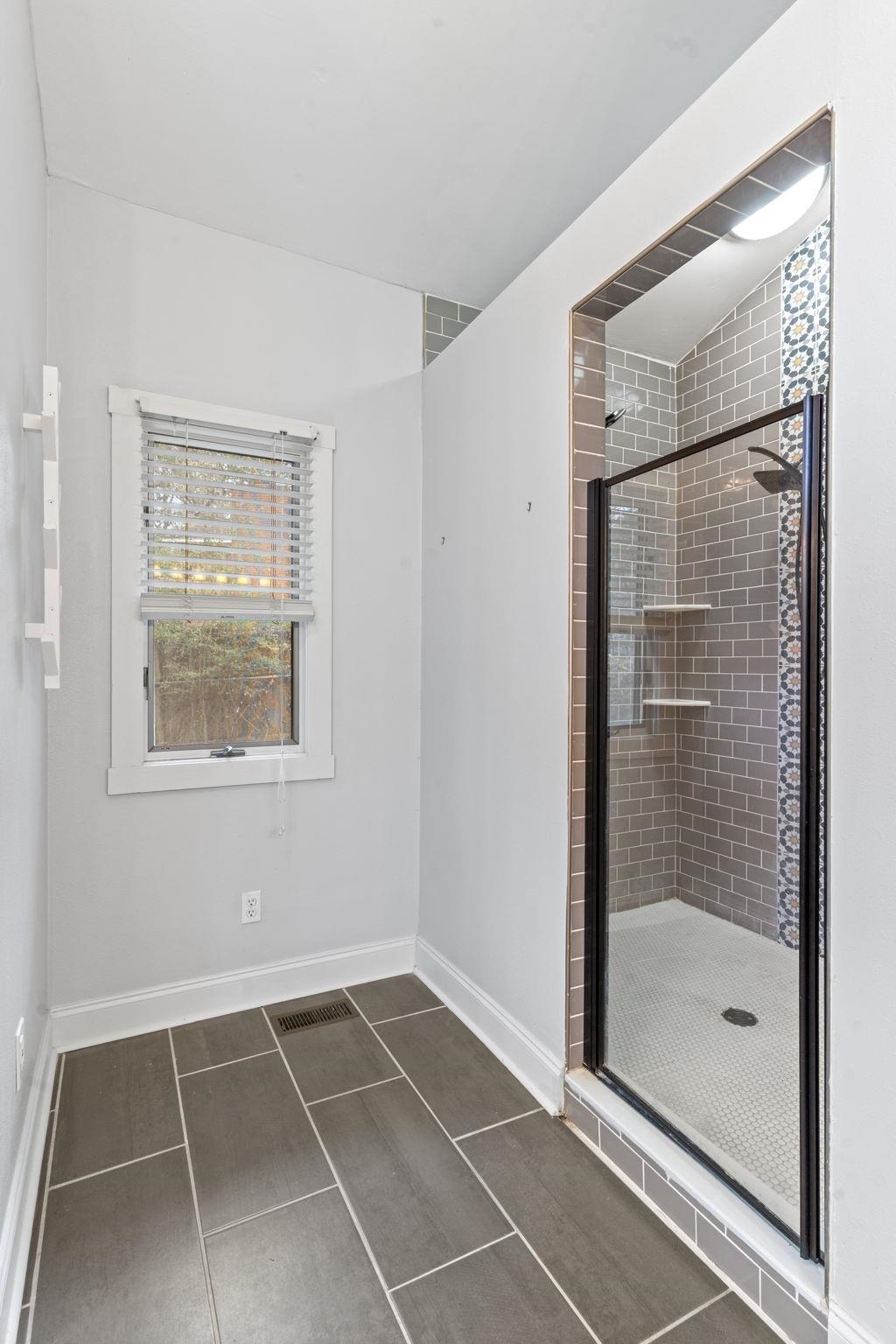 1912 W NELSON Circle