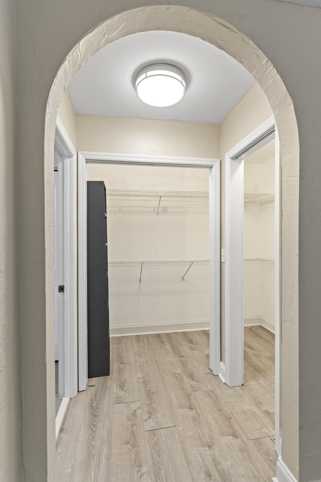 1912 W NELSON Circle