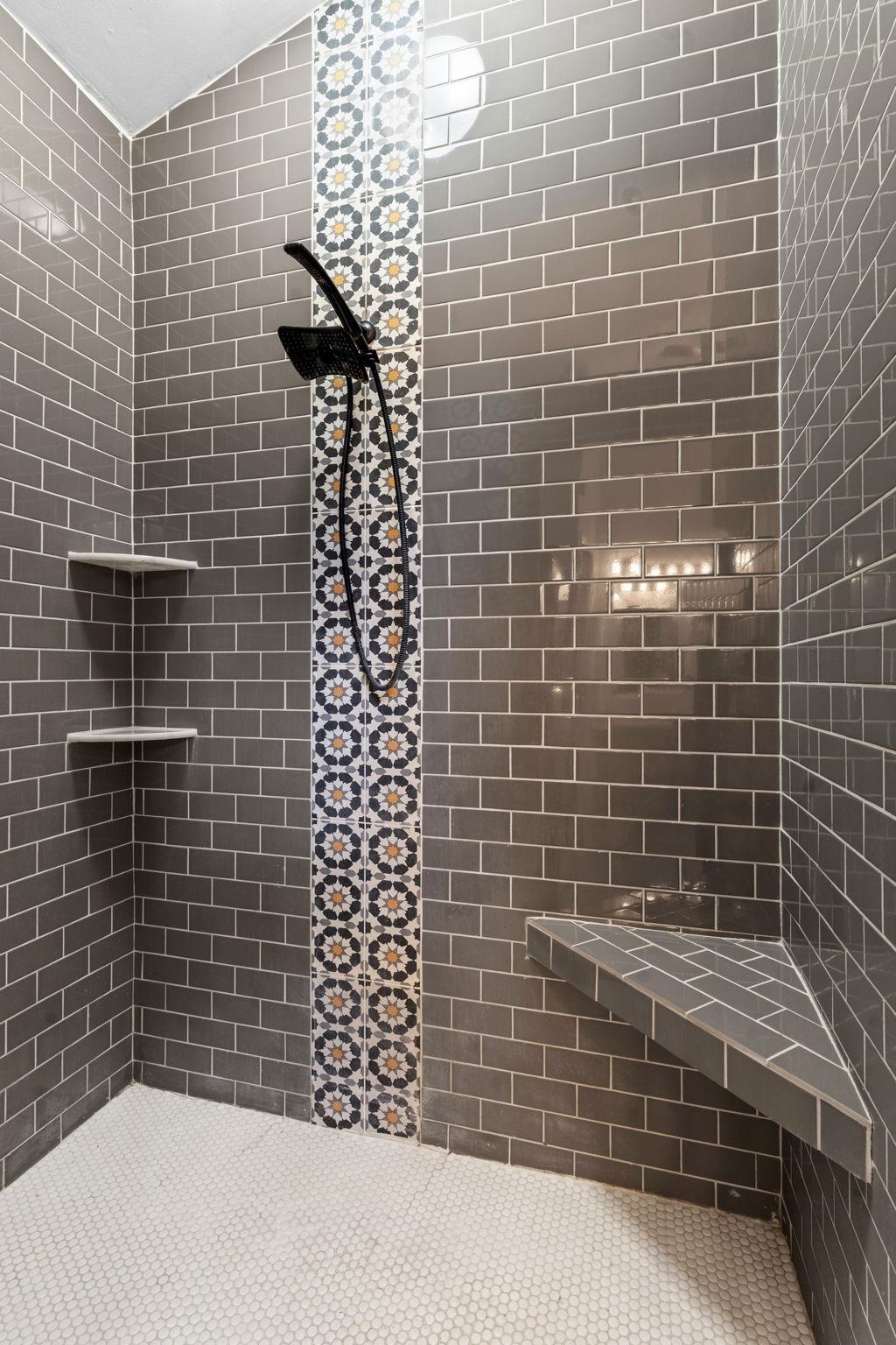 1912 W NELSON Circle