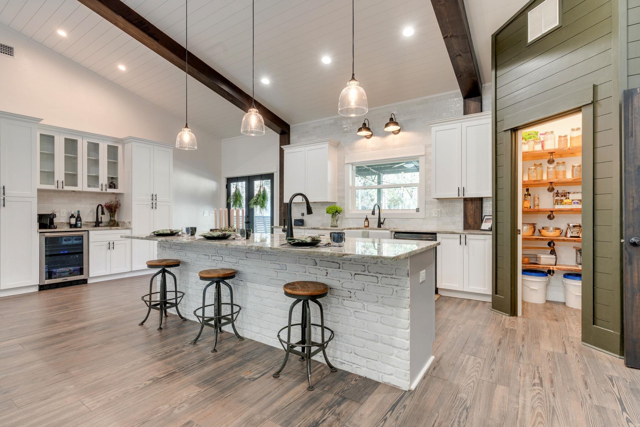 154 PANTON LESLIE Lane