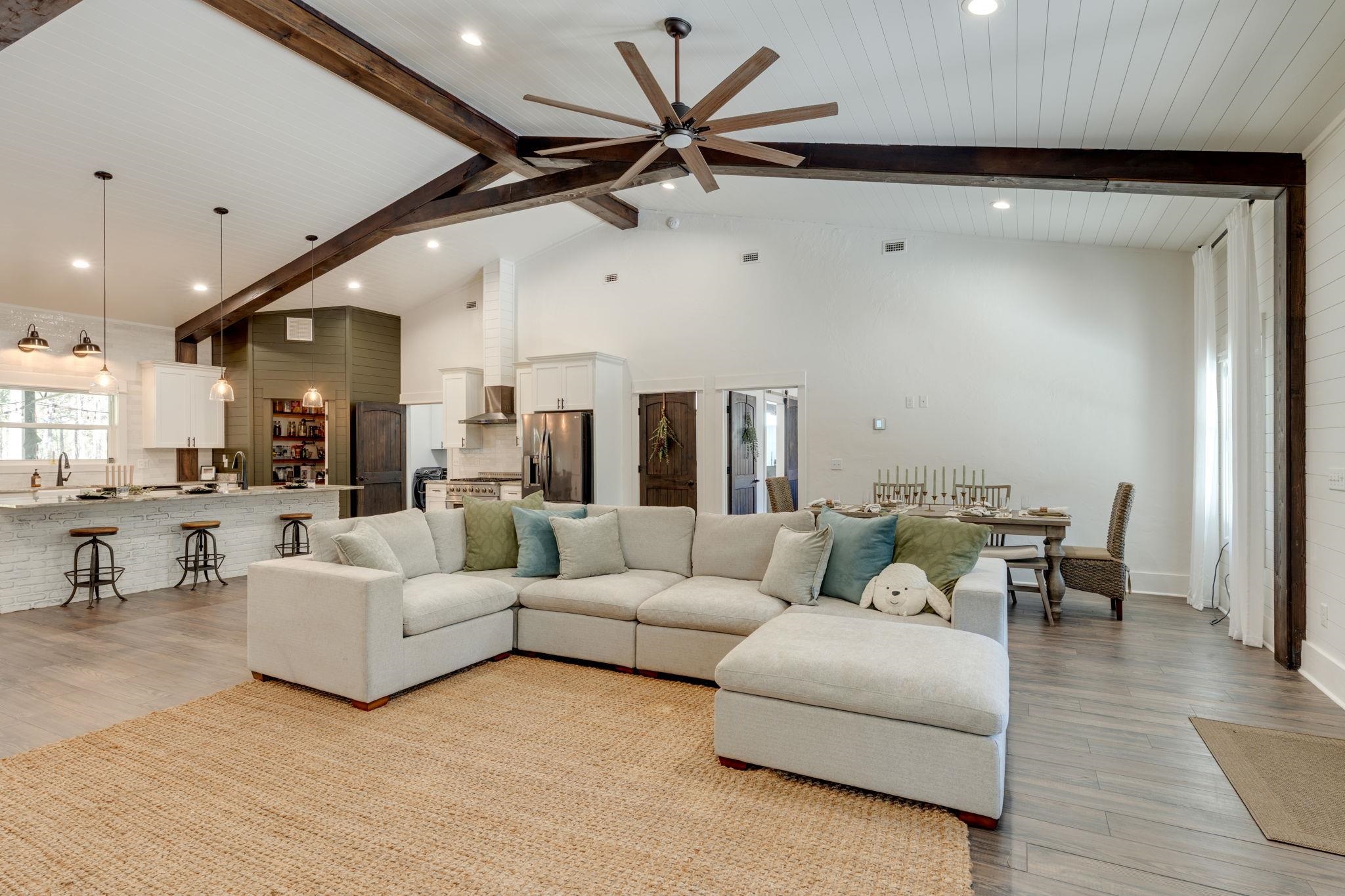 154 PANTON LESLIE Lane