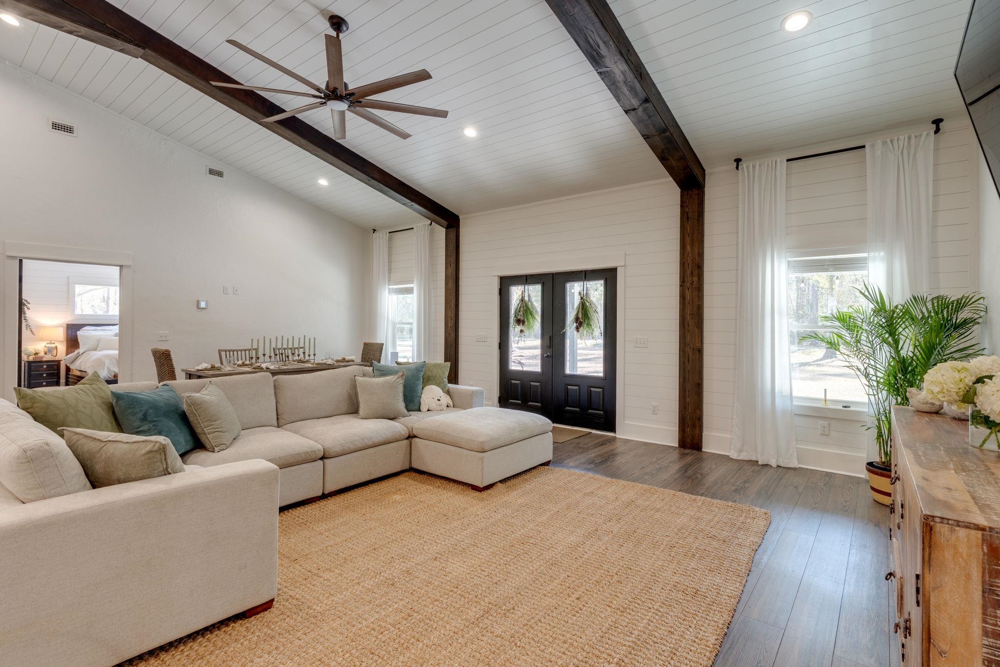 154 PANTON LESLIE Lane