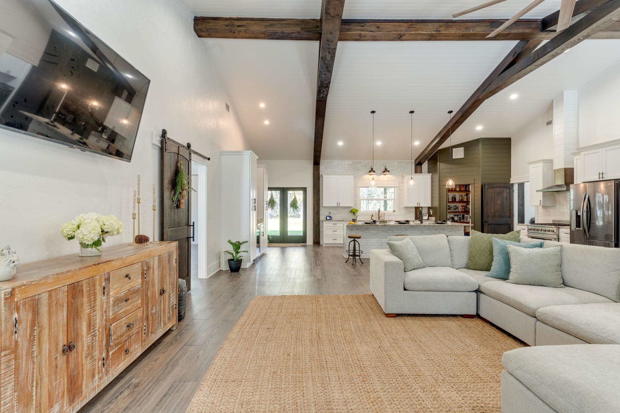 154 PANTON LESLIE Lane