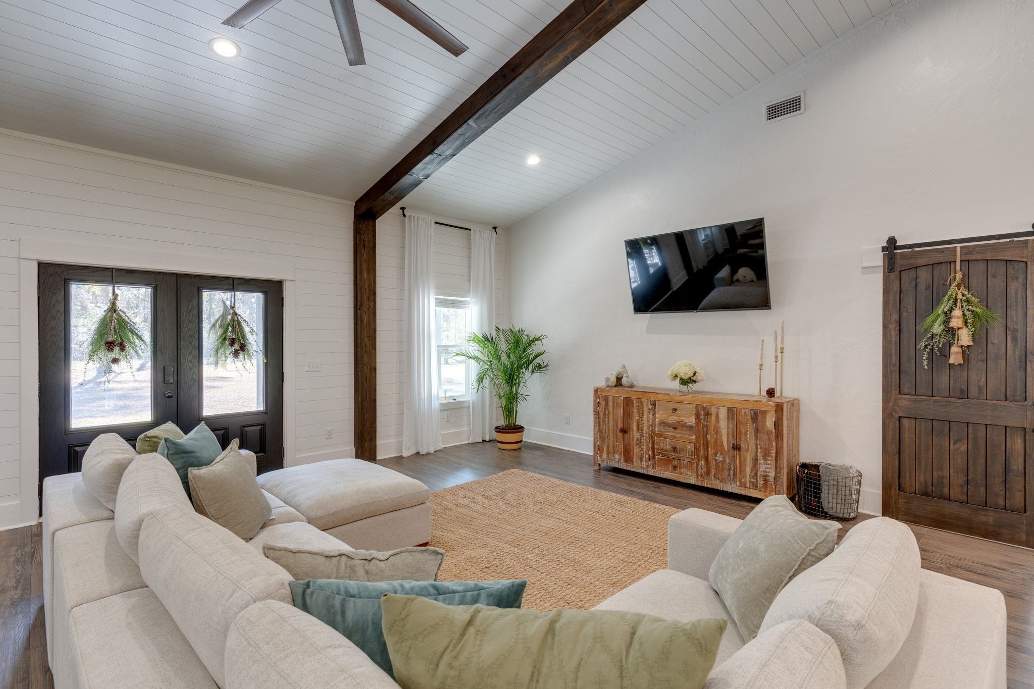 154 PANTON LESLIE Lane