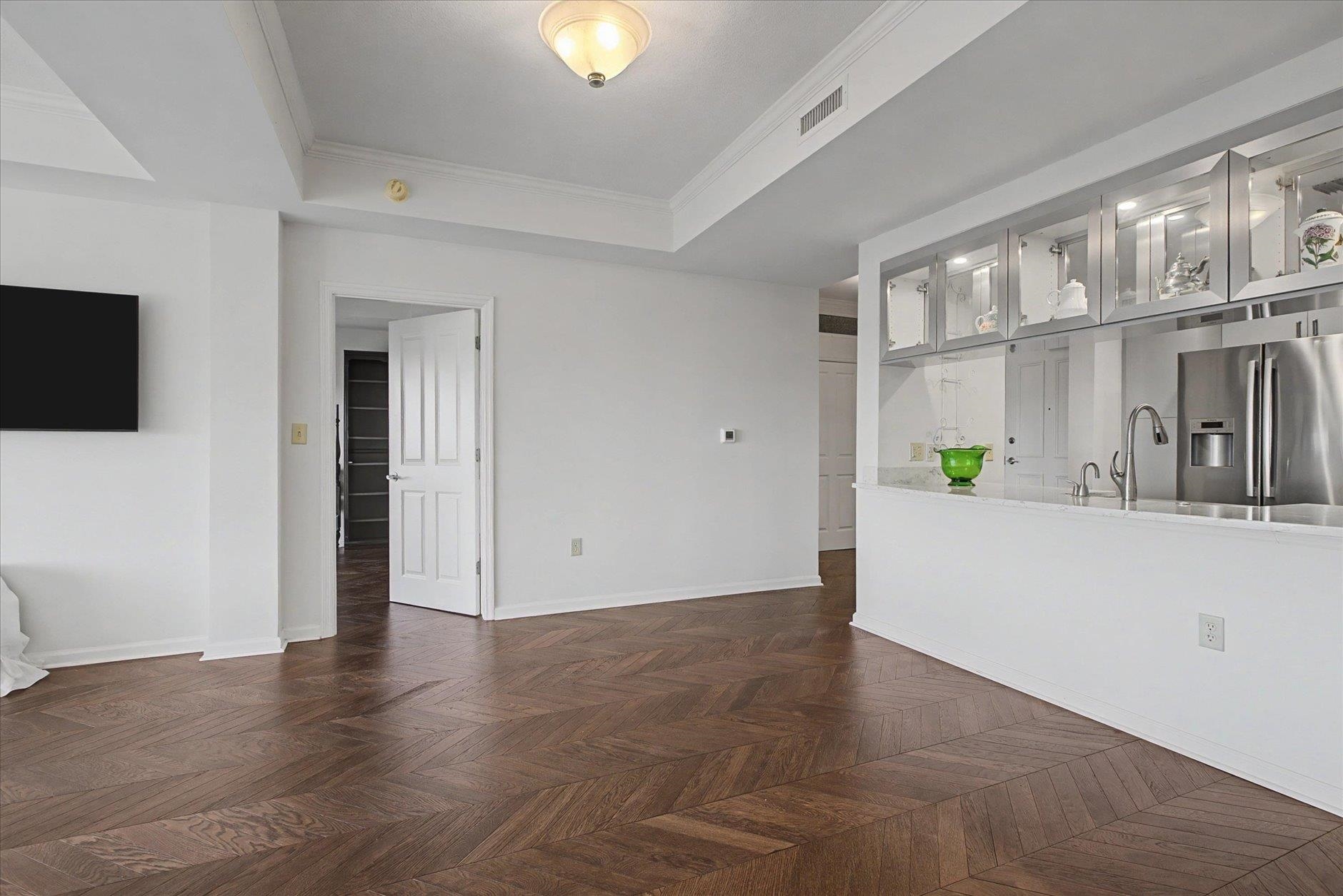 121 N Monroe St Unit 1206 East