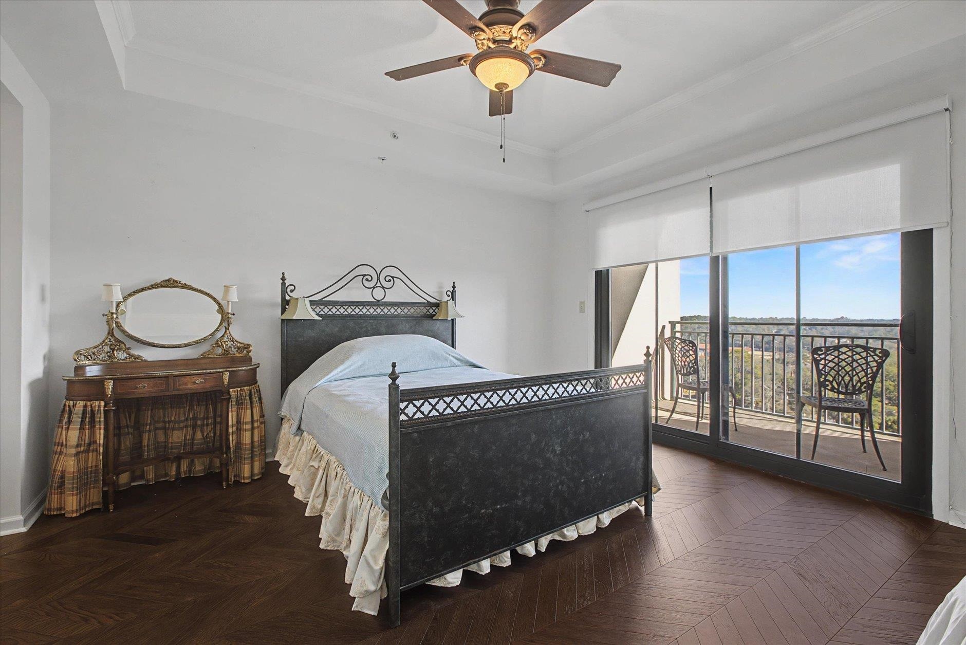 121 N Monroe St Unit 1206 East