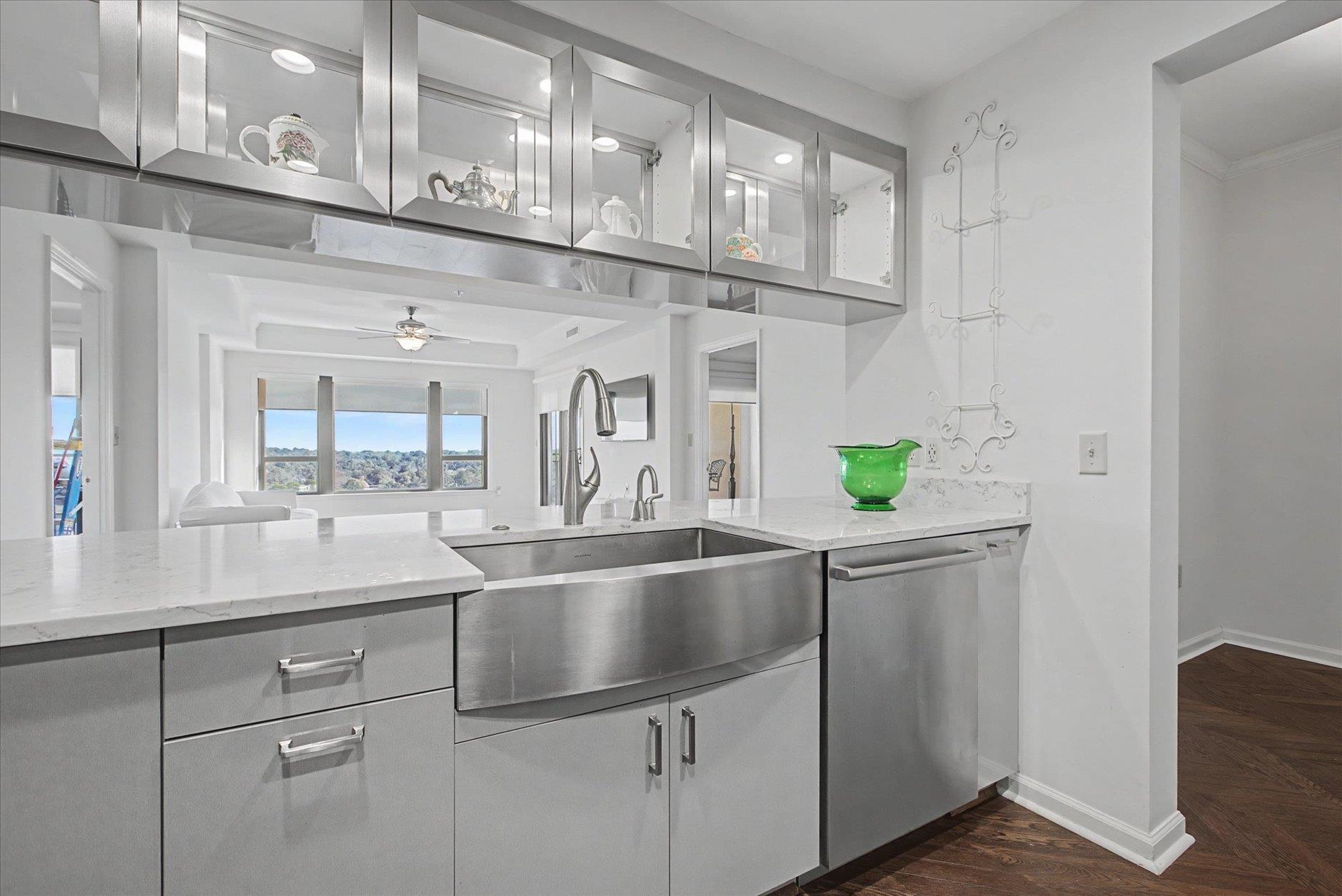121 N Monroe St Unit 1206 East