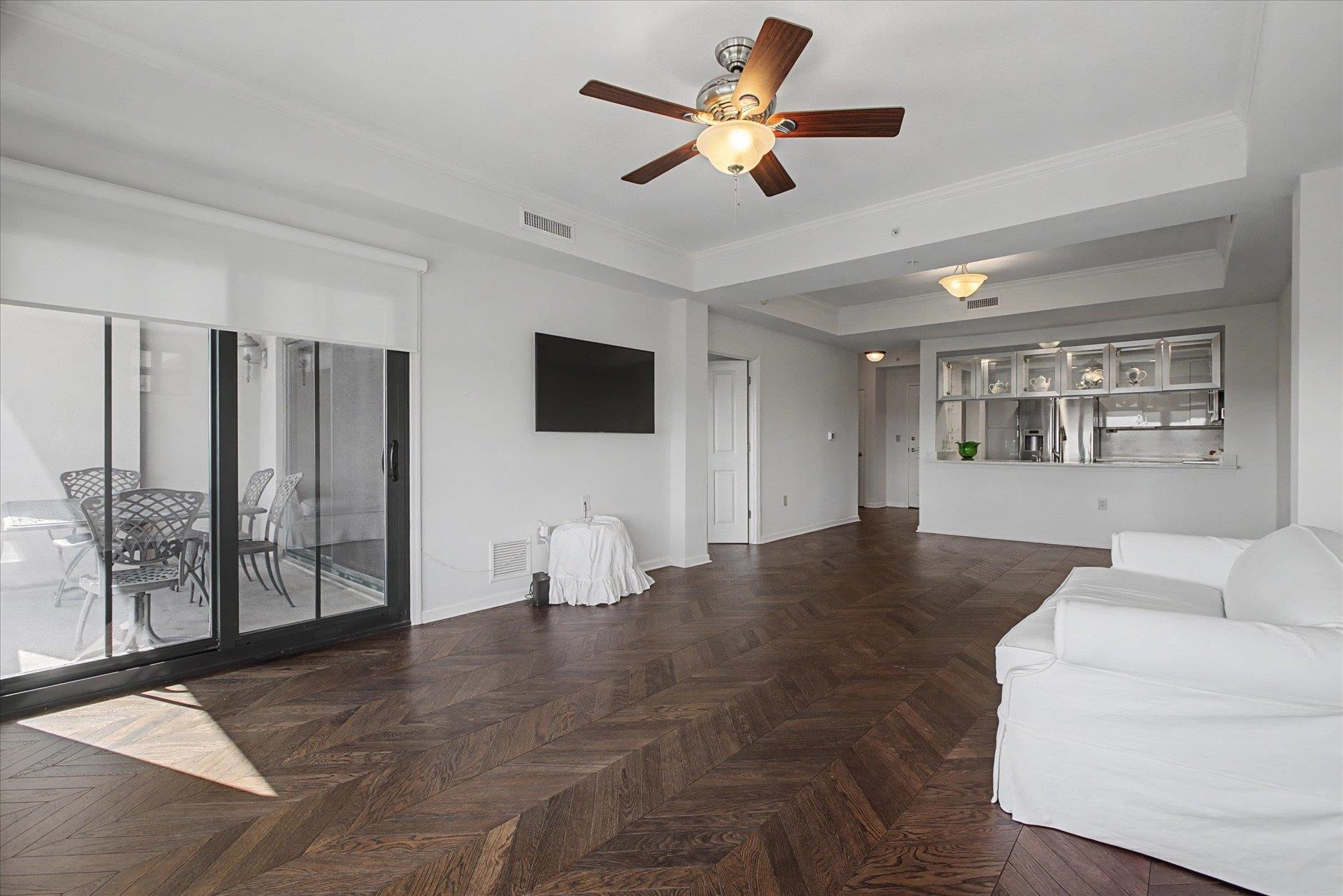 121 N Monroe St Unit 1206 East
