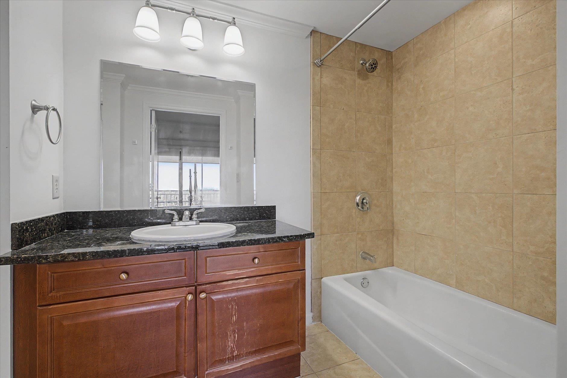 121 N Monroe St Unit 1206 East