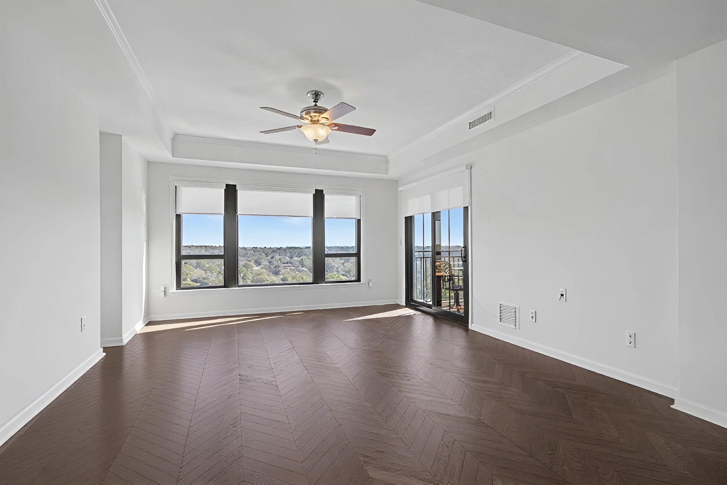 121 N Monroe St Unit 1206 East