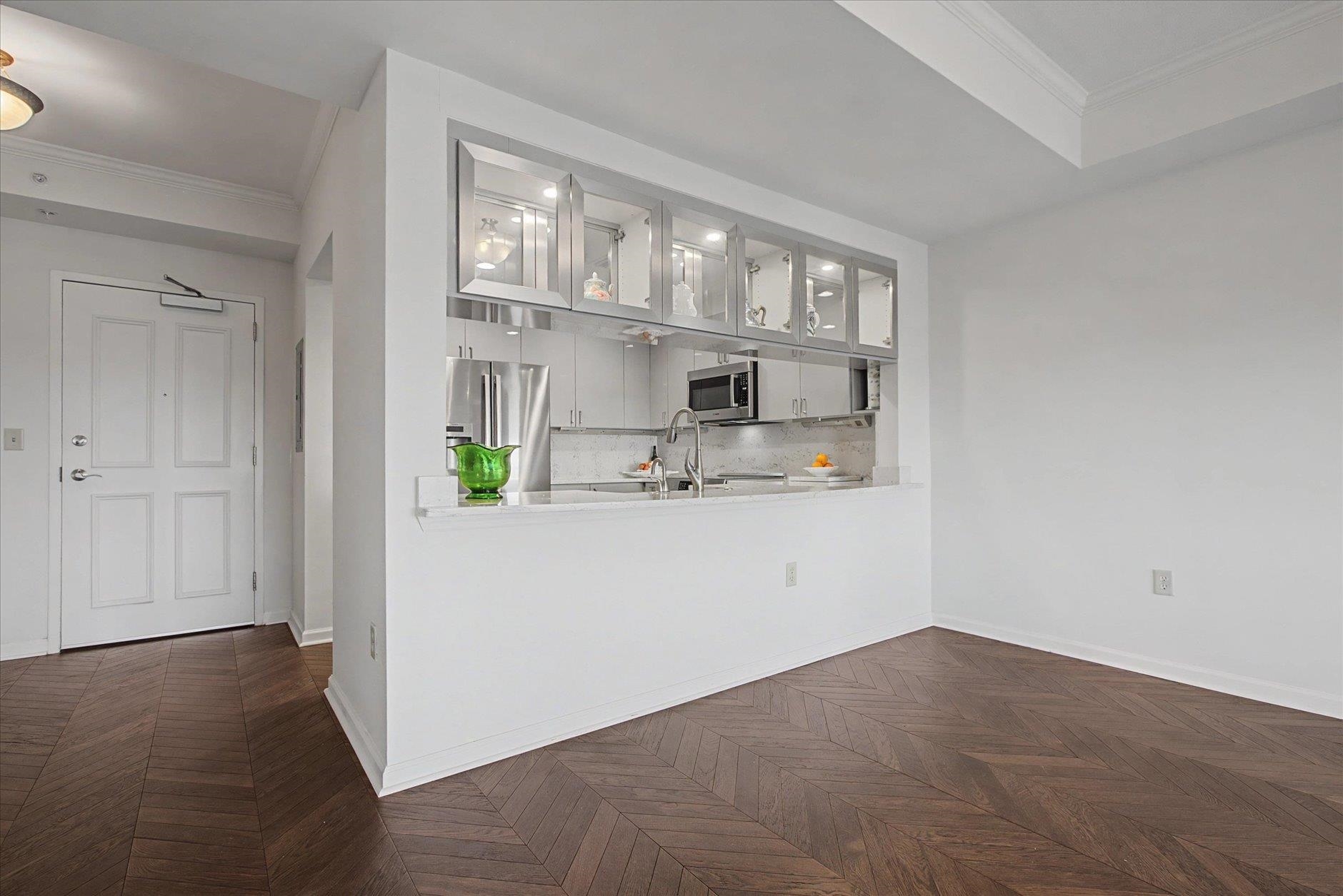 121 N Monroe St Unit 1206 East