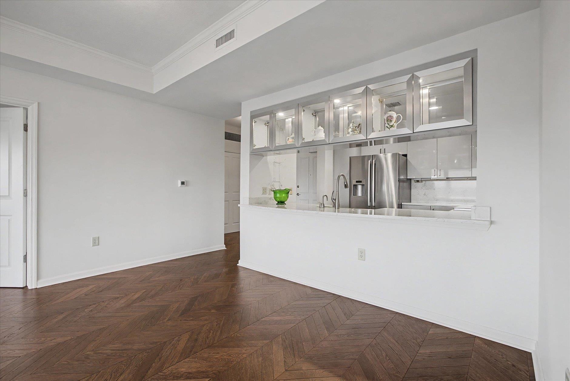 121 N Monroe St Unit 1206 East