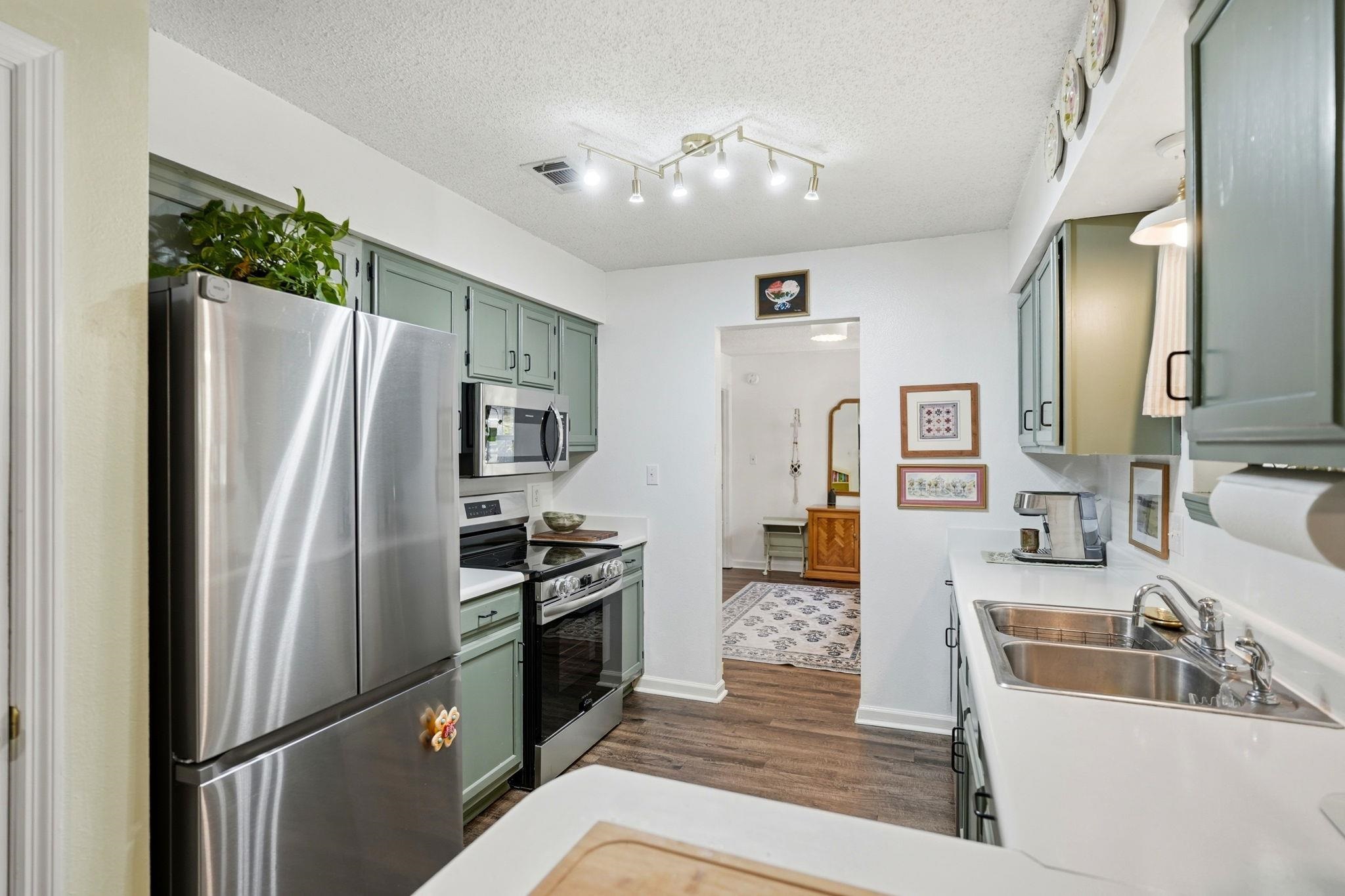 6704 Hill Gail Trail
