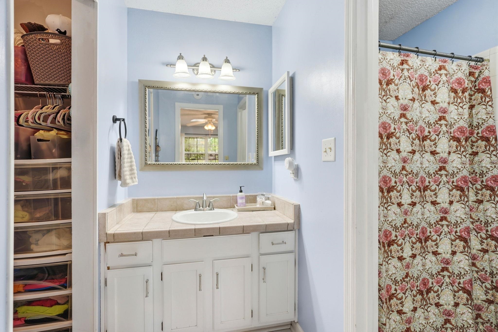 6704 Hill Gail Trail