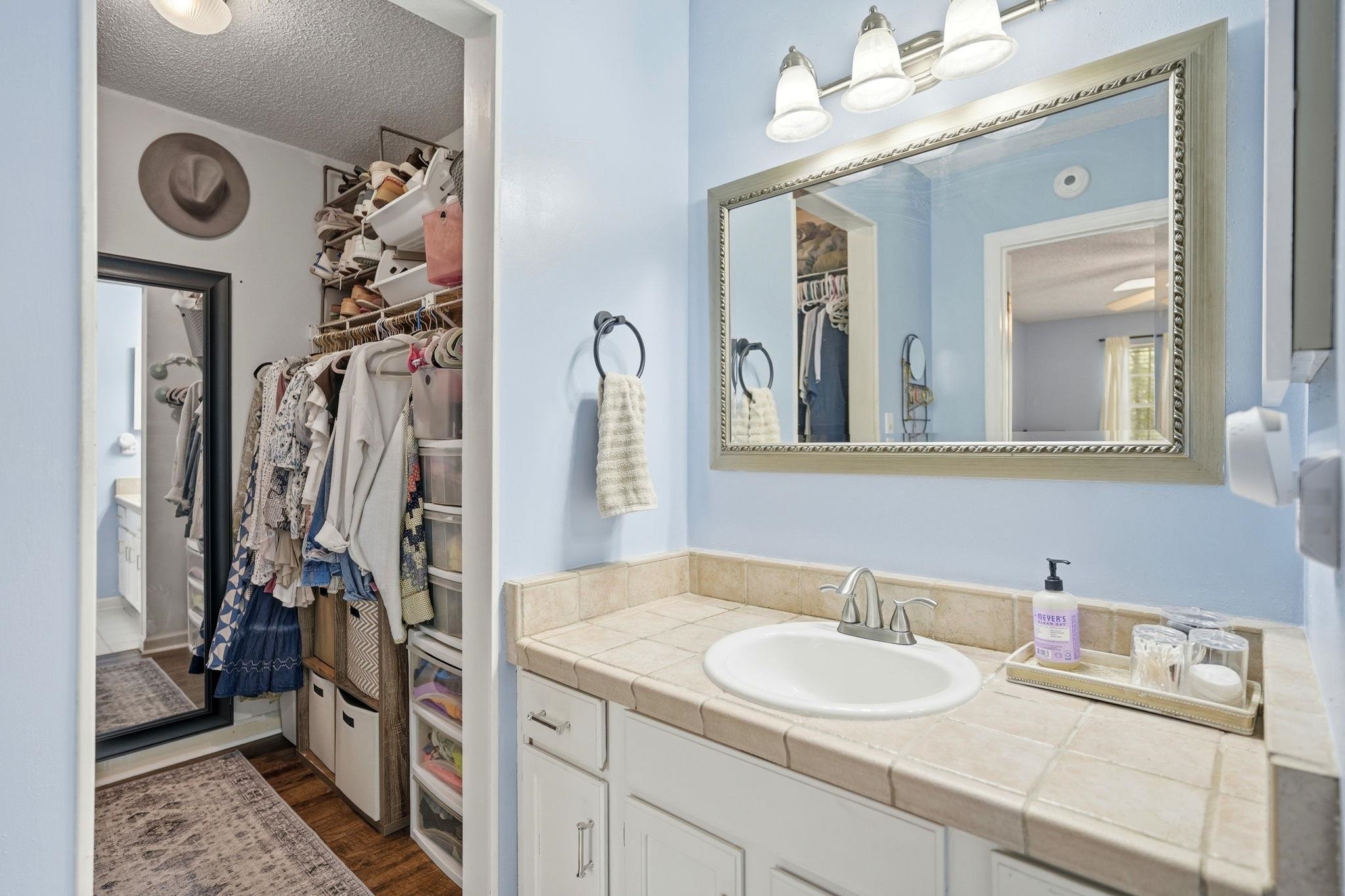 6704 Hill Gail Trail