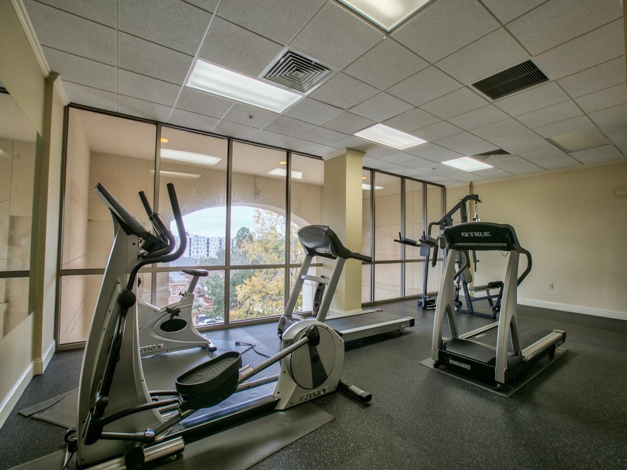 215 W College Unit 808 Avenue Unit: 808