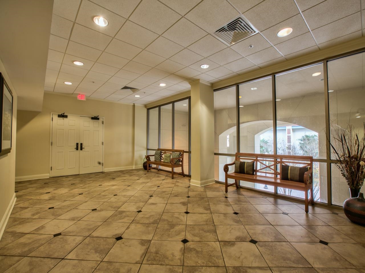 215 W College Unit 808 Avenue Unit: 808