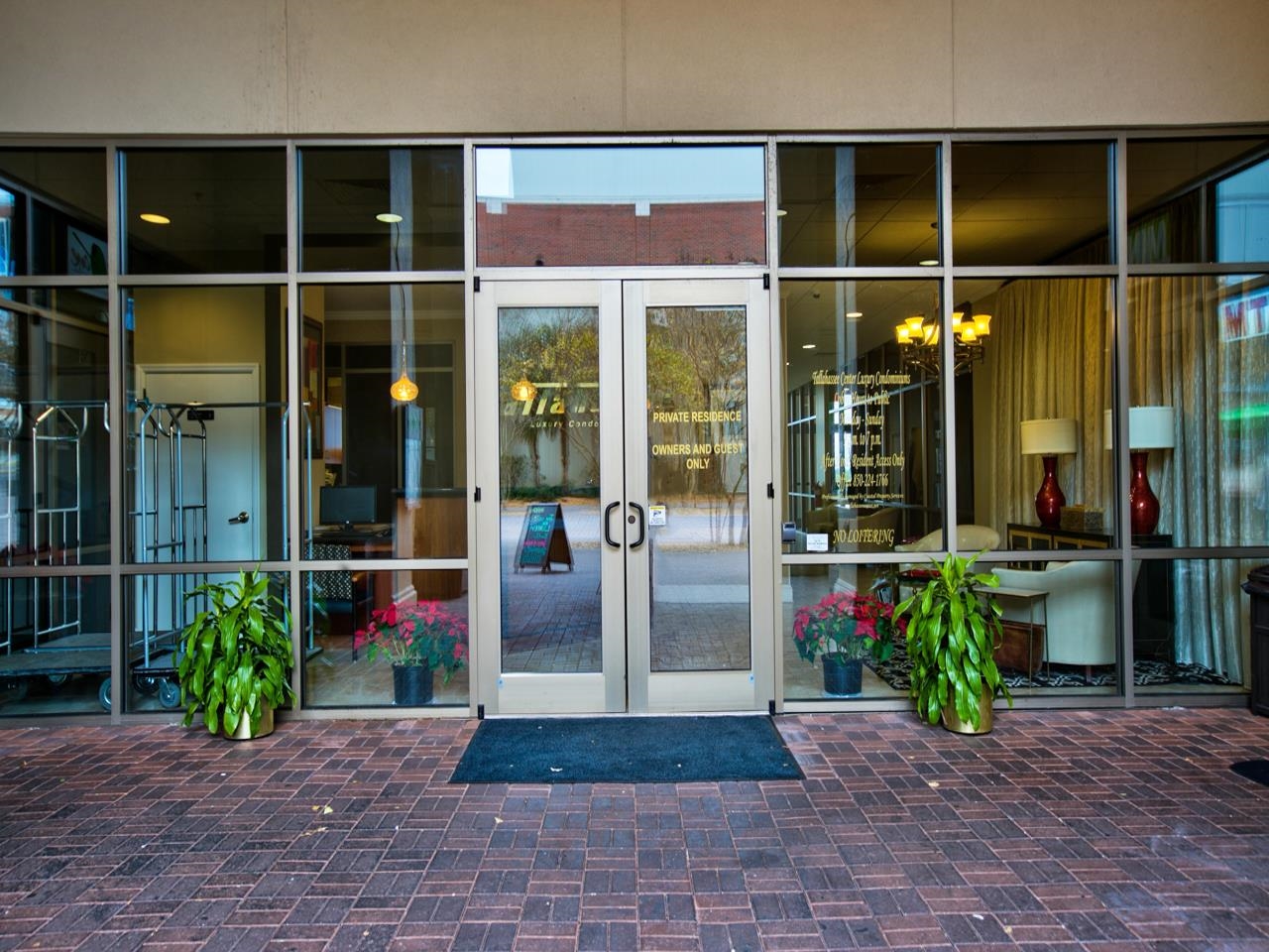 215 W College Unit 808 Avenue Unit: 808