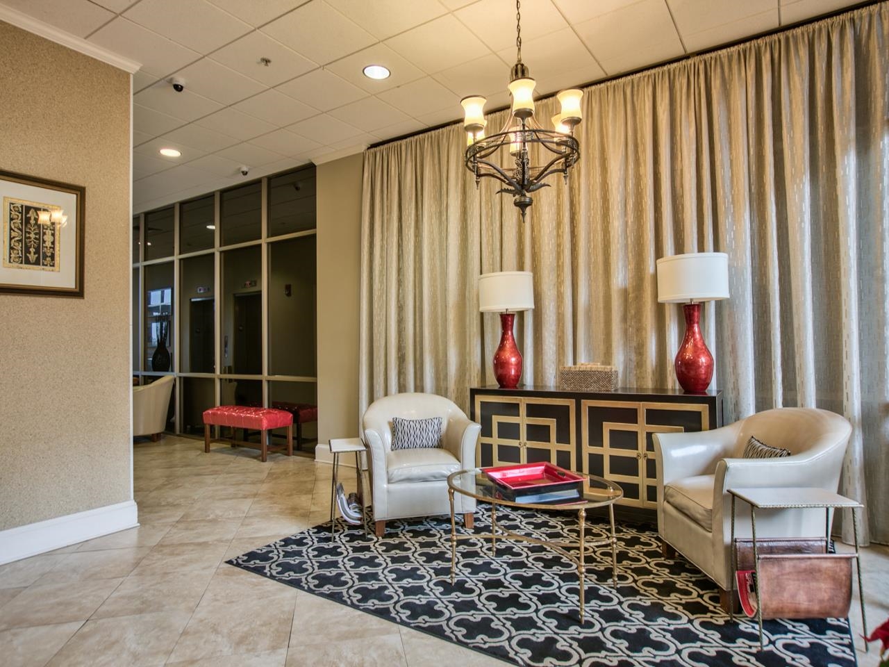 215 W College Unit 808 Avenue Unit: 808