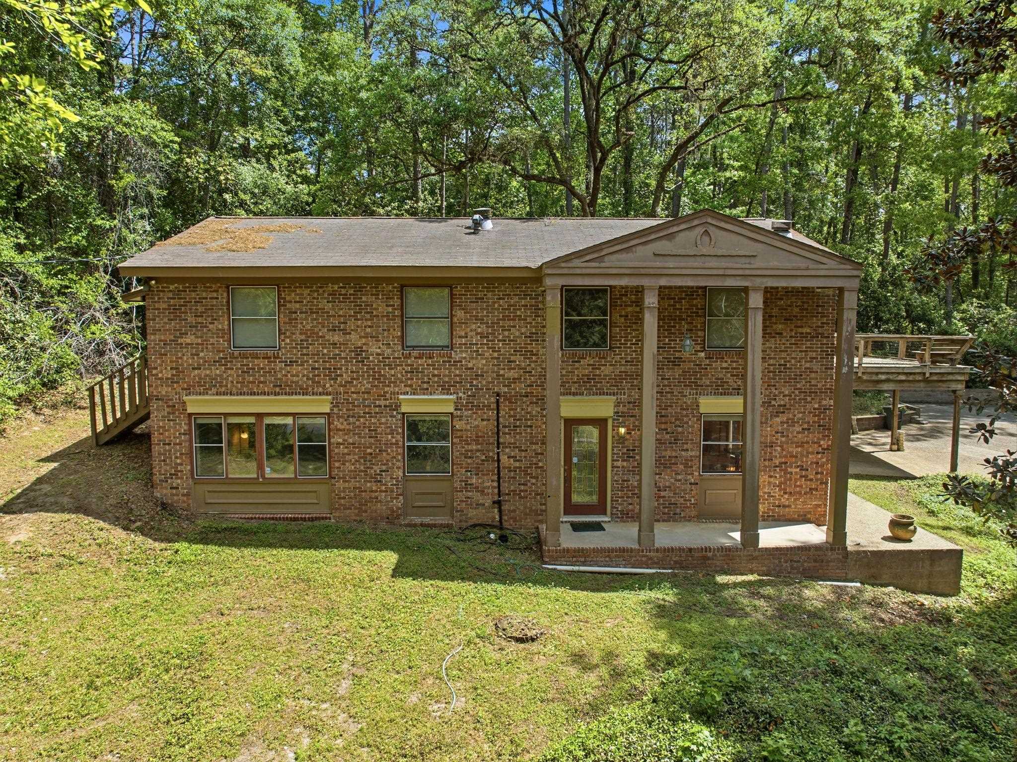 1221 LOWRY Drive