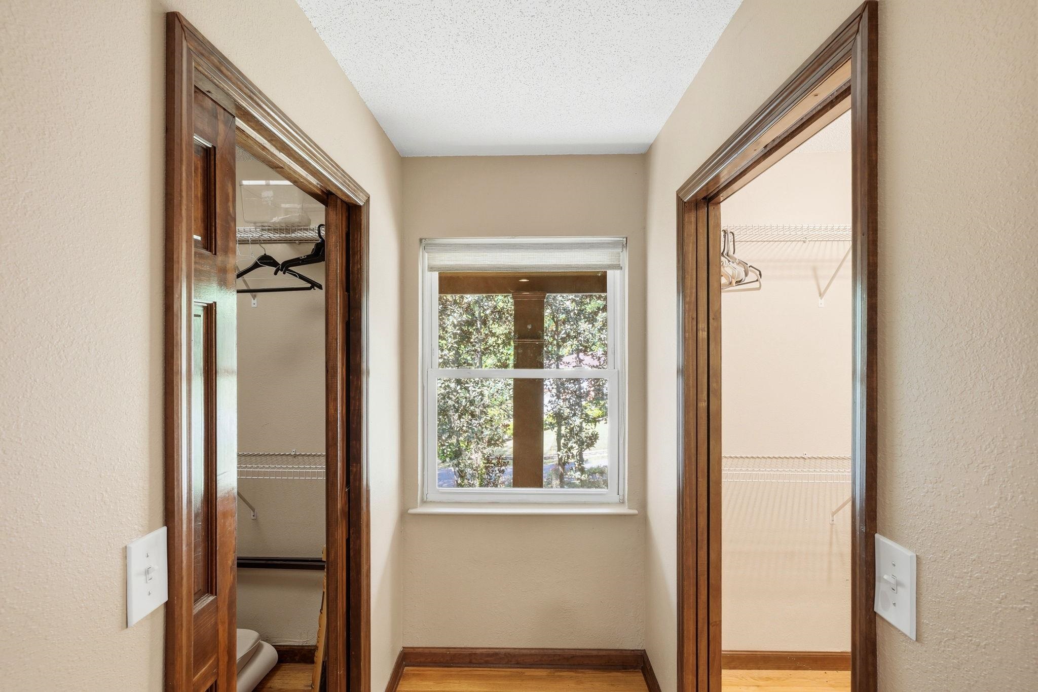 1221 LOWRY Drive