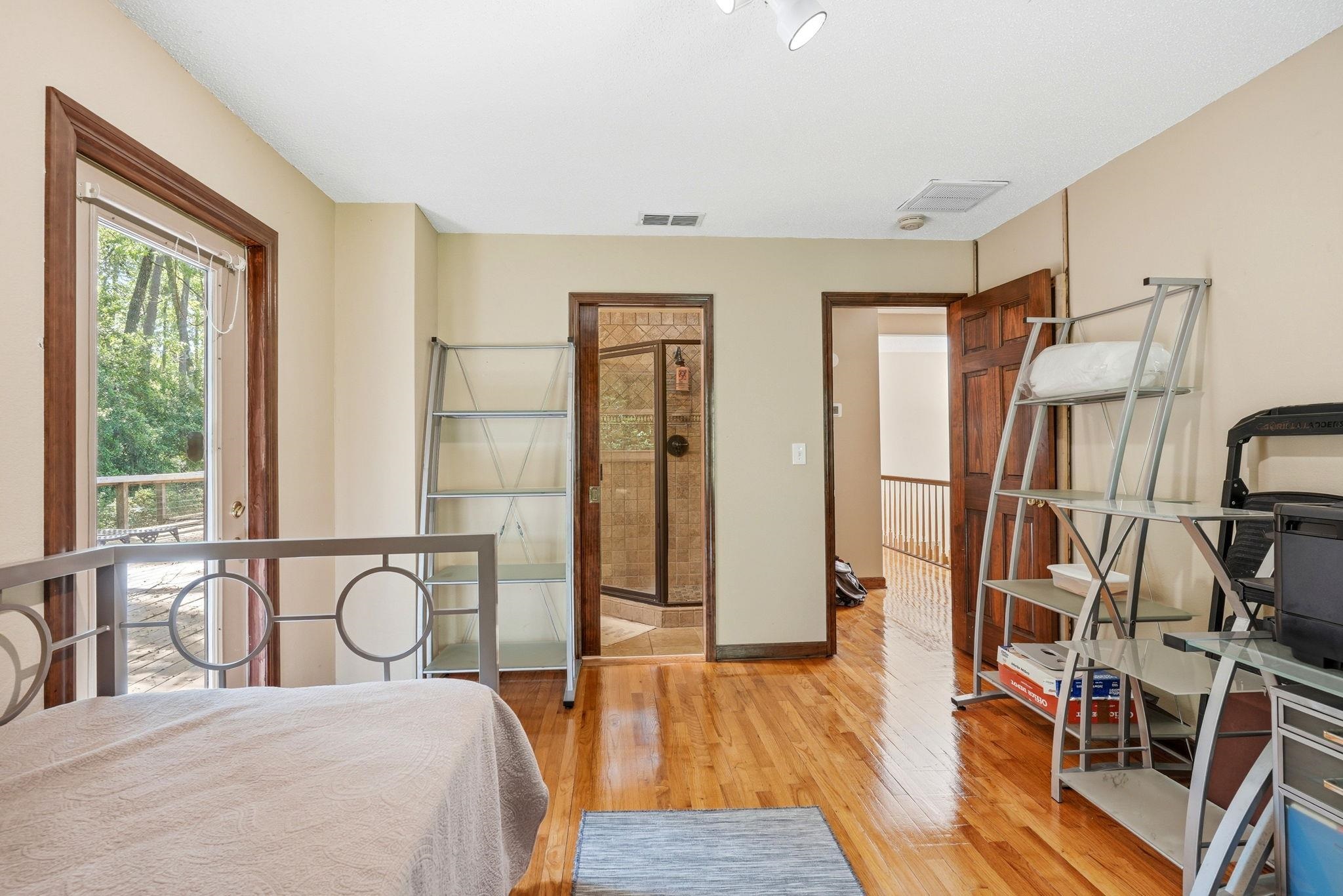 1221 LOWRY Drive