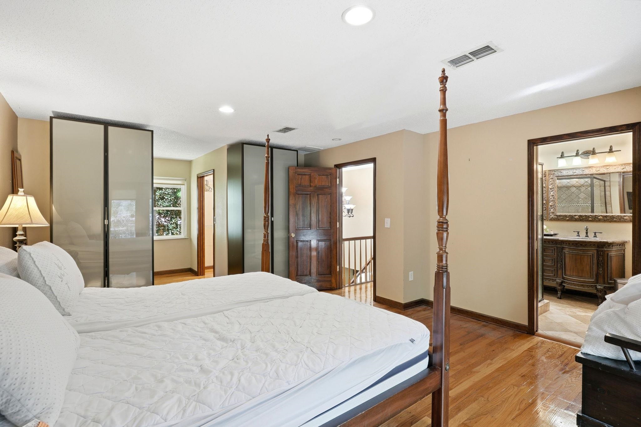 1221 LOWRY Drive