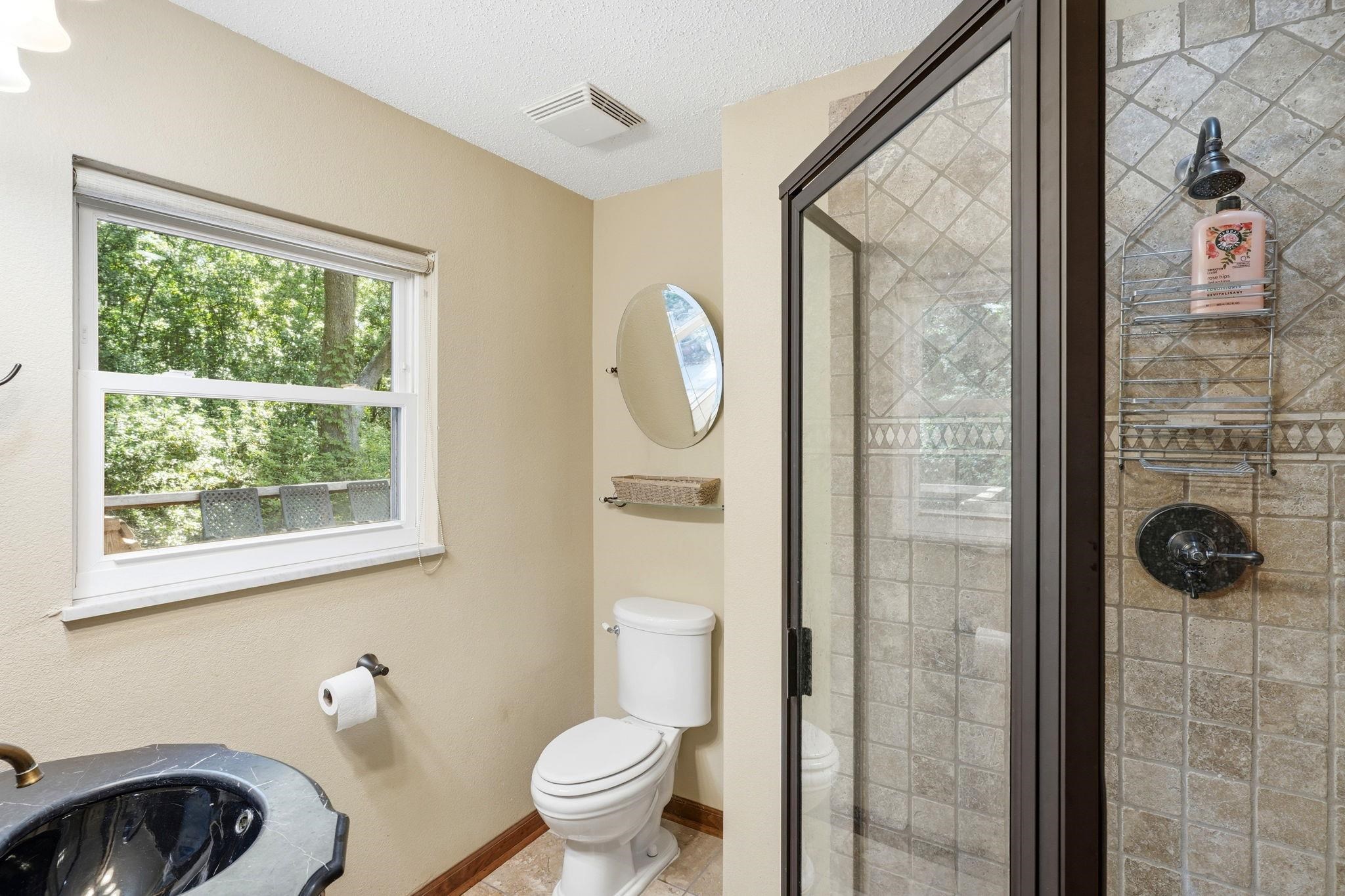1221 LOWRY Drive