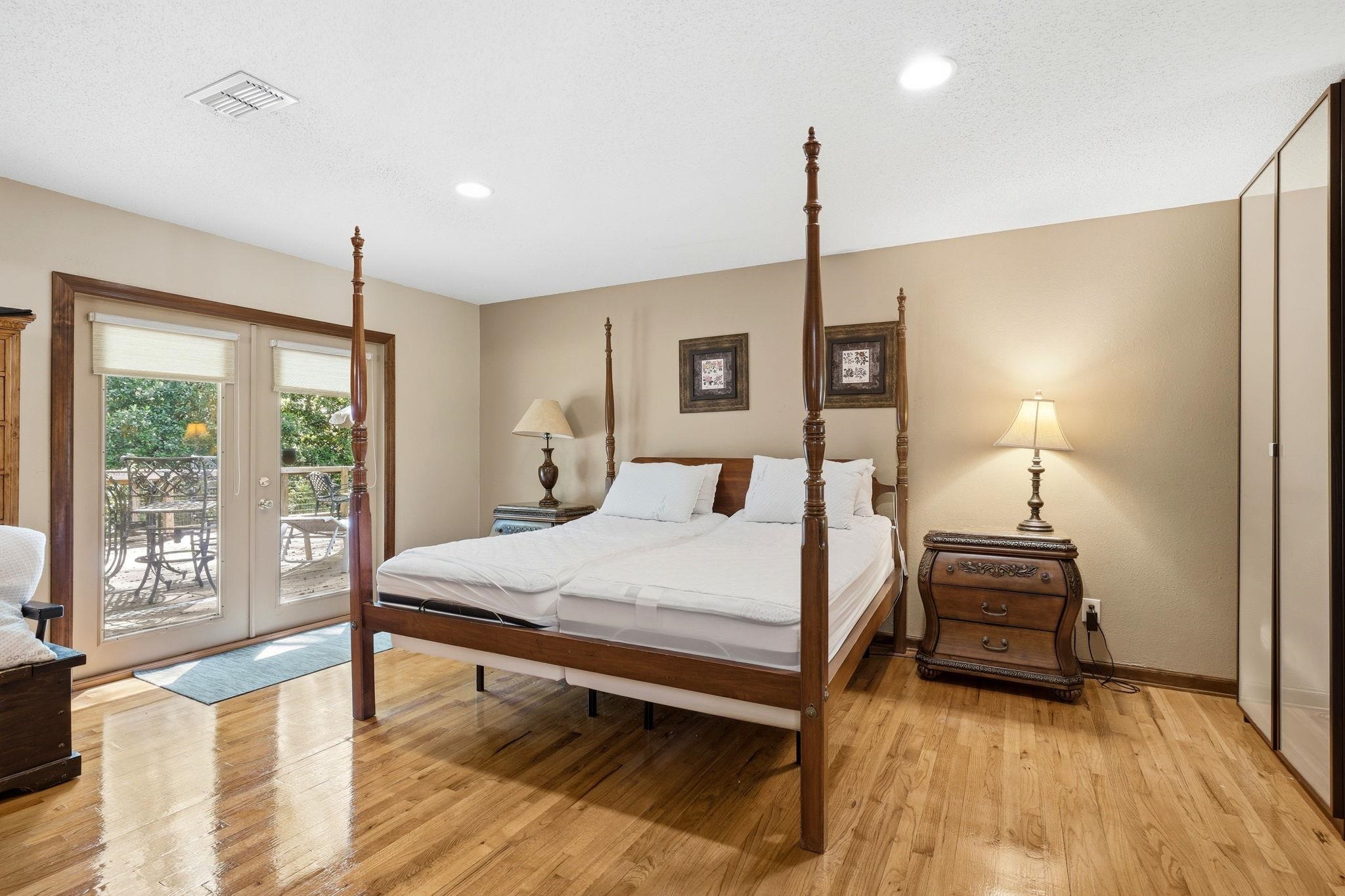 1221 LOWRY Drive
