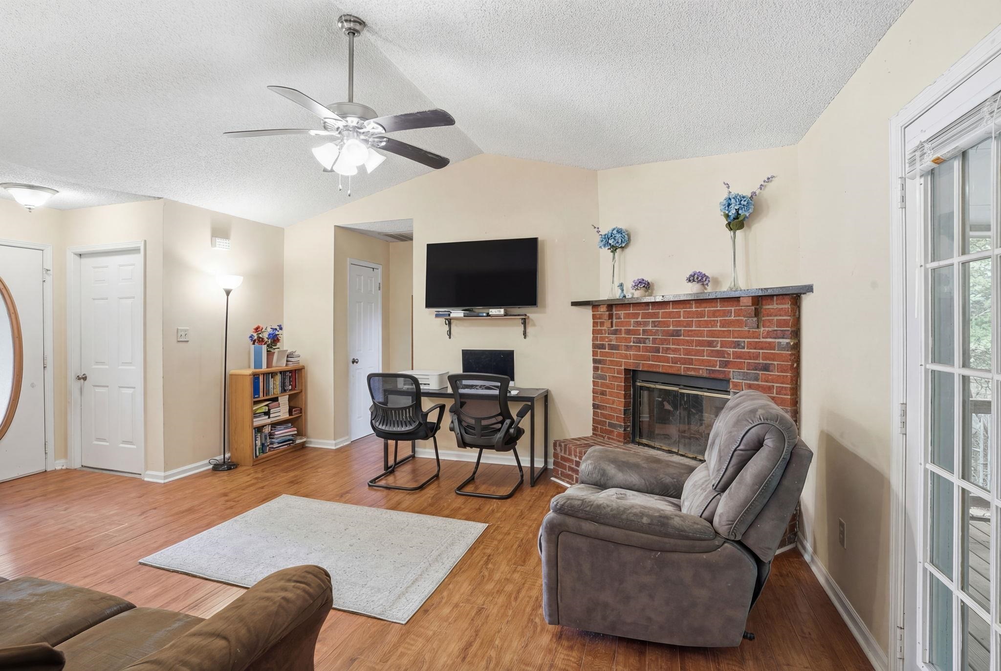 1611 Flint Ridge Lane