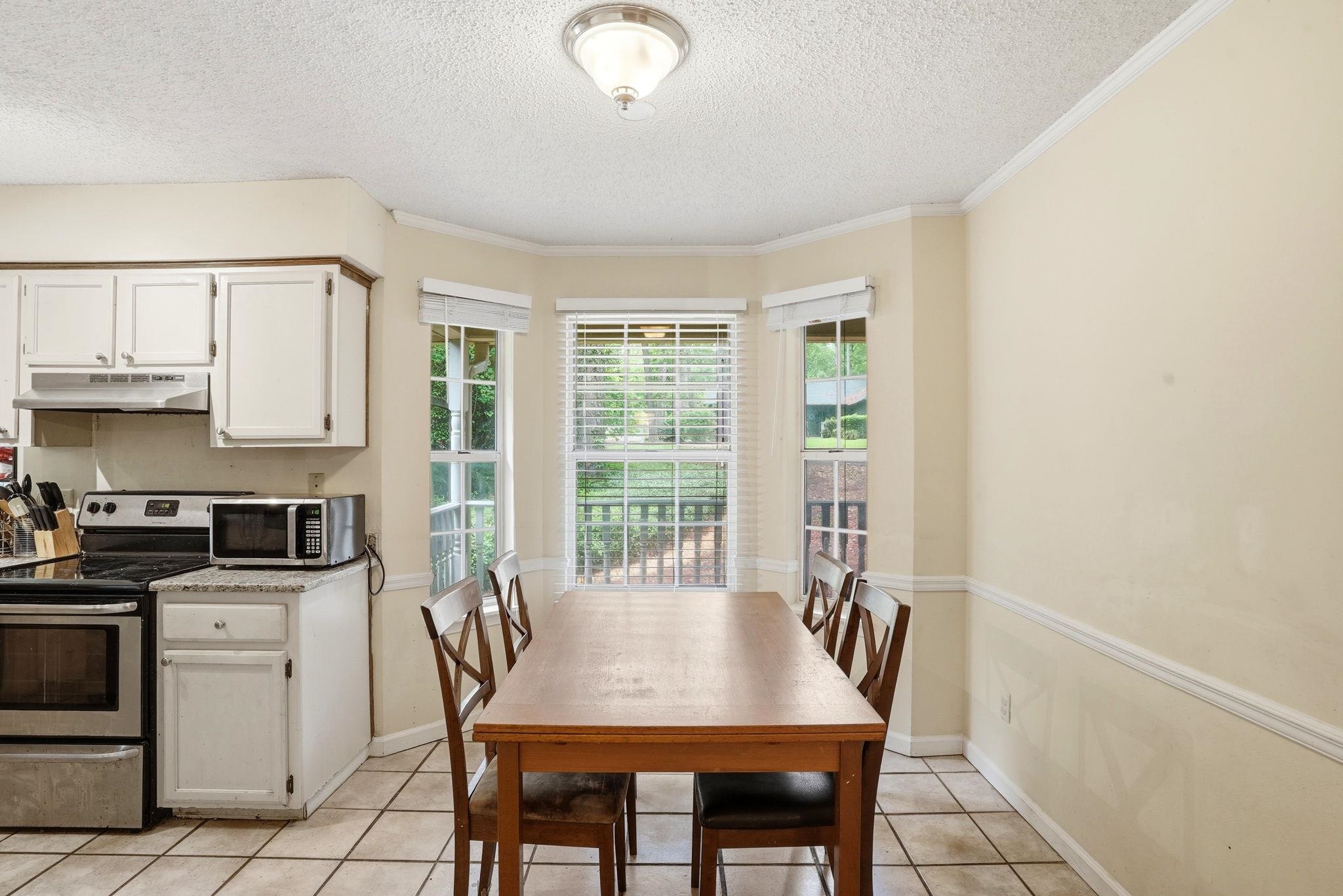 1611 Flint Ridge Lane