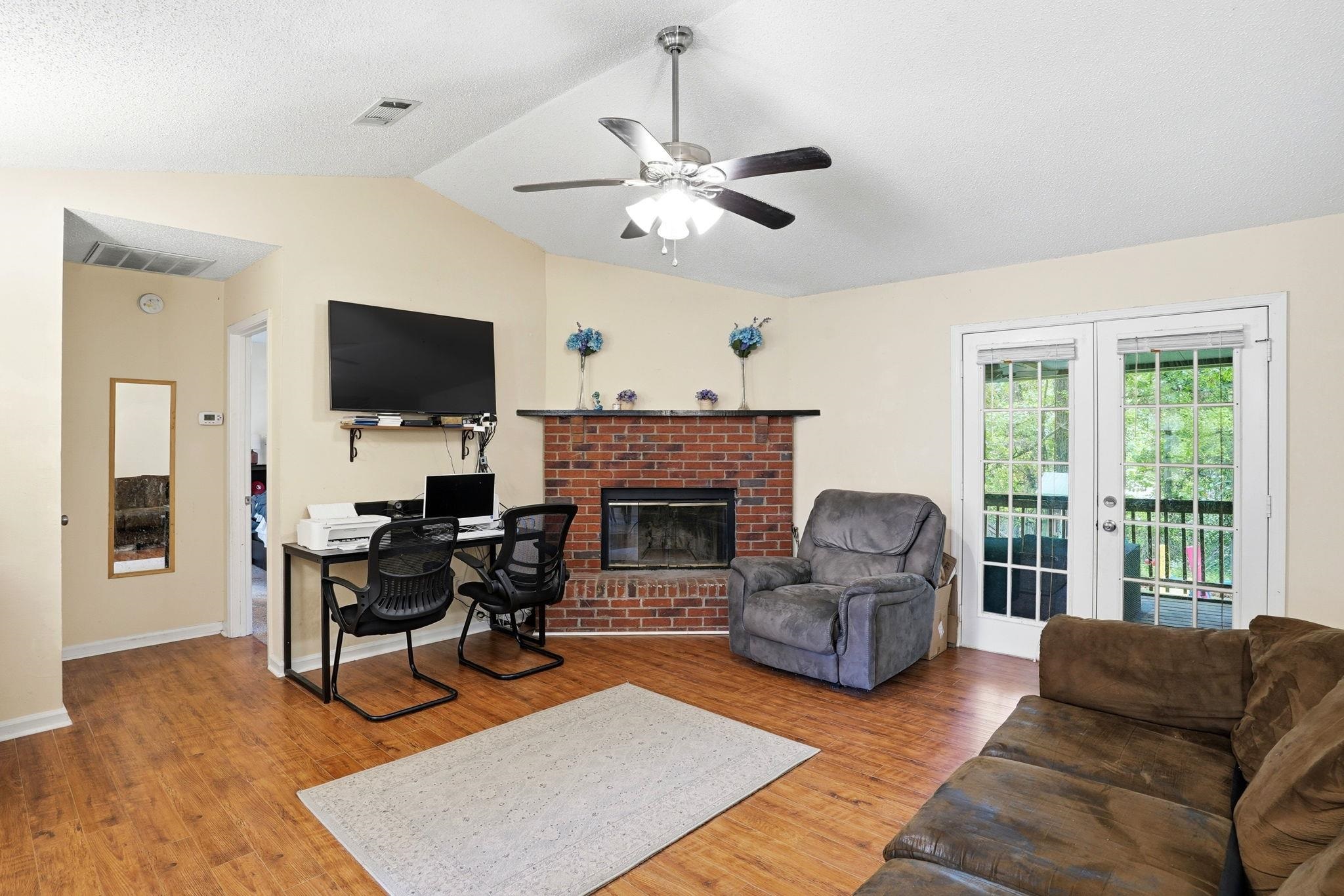 1611 Flint Ridge Lane