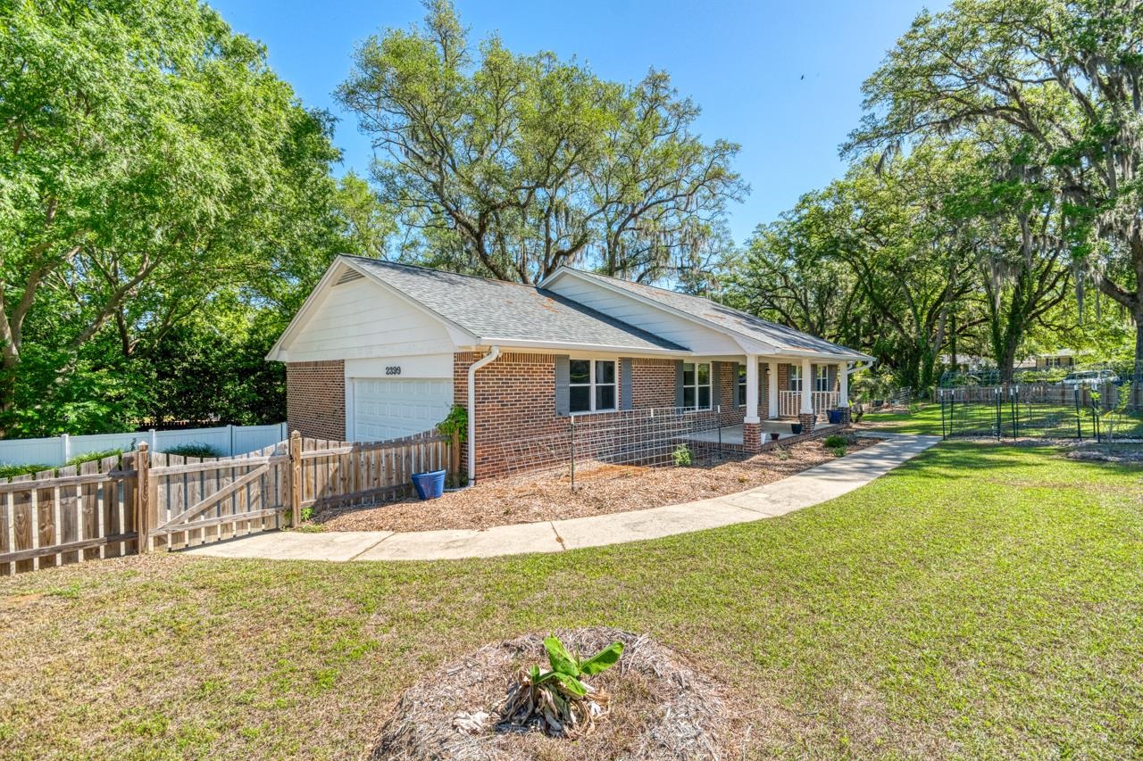 2399 CLARA KEE Boulevard