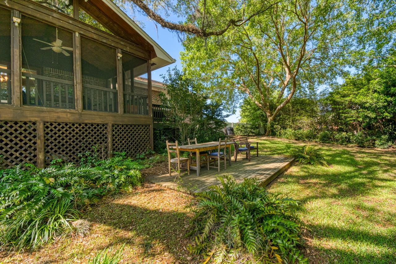 2399 CLARA KEE Boulevard