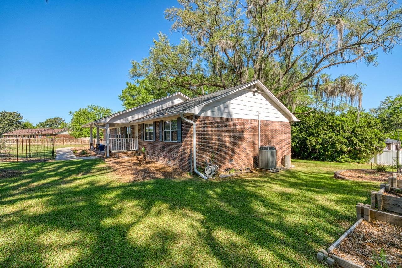 2399 CLARA KEE Boulevard