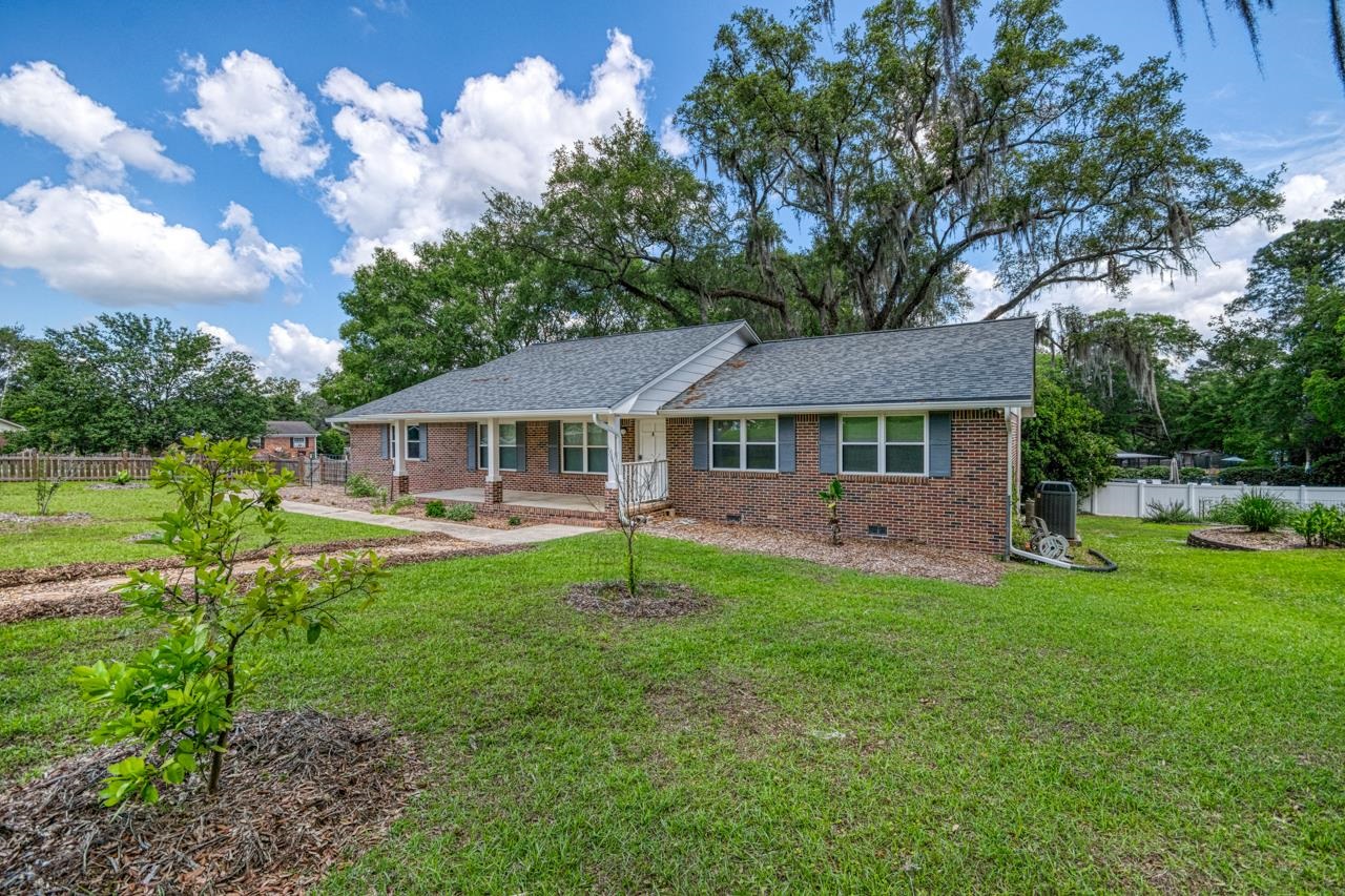 2399 CLARA KEE Boulevard