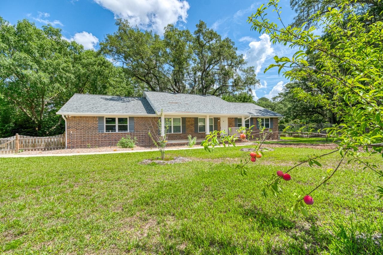 2399 CLARA KEE Boulevard