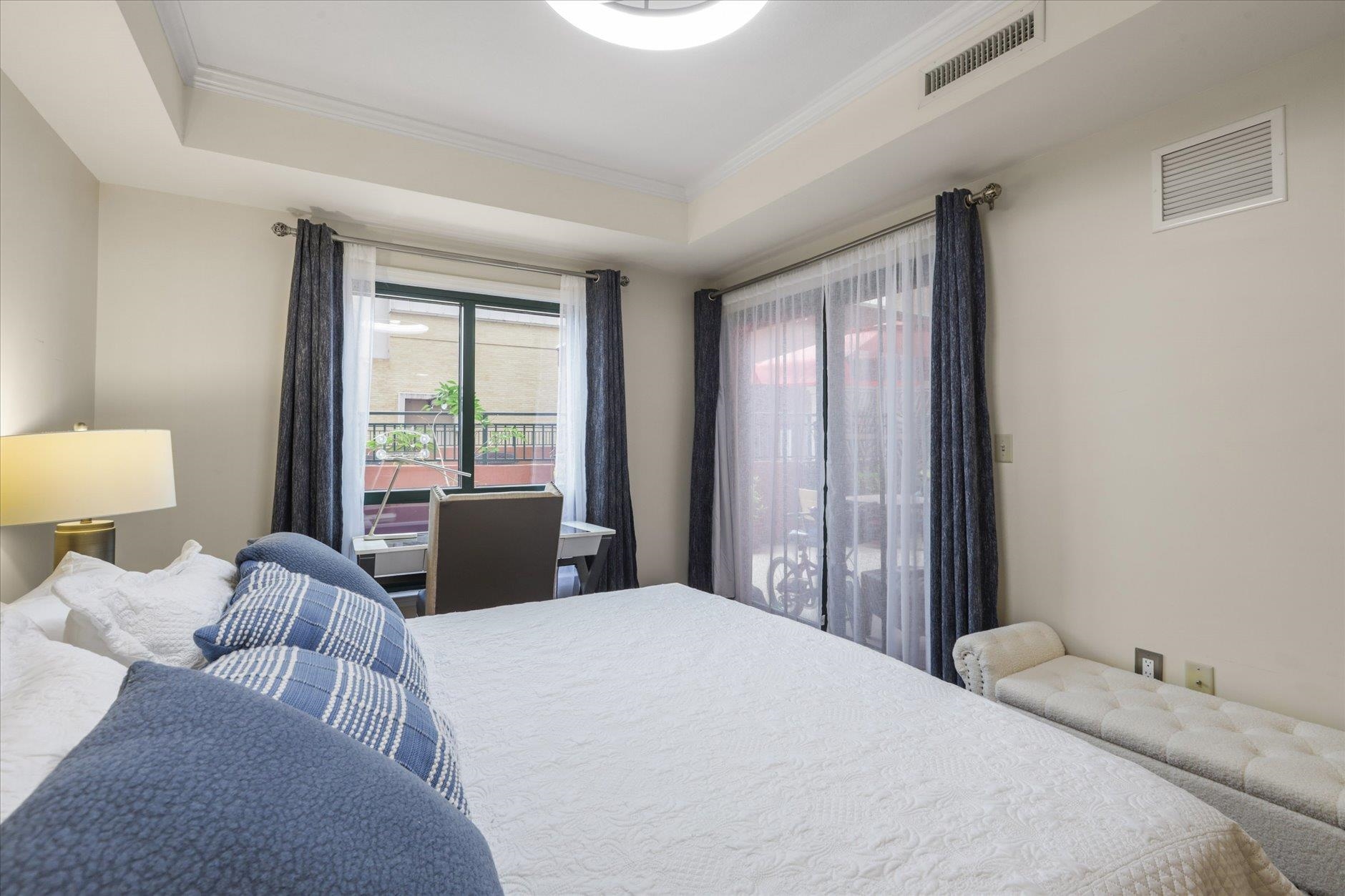 121 N Monroe Street Unit: 5004