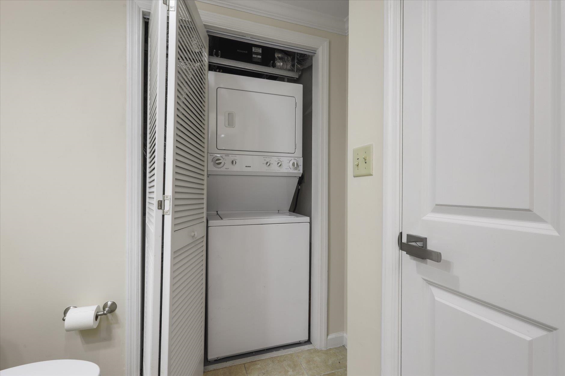 121 N Monroe Street Unit: 5004