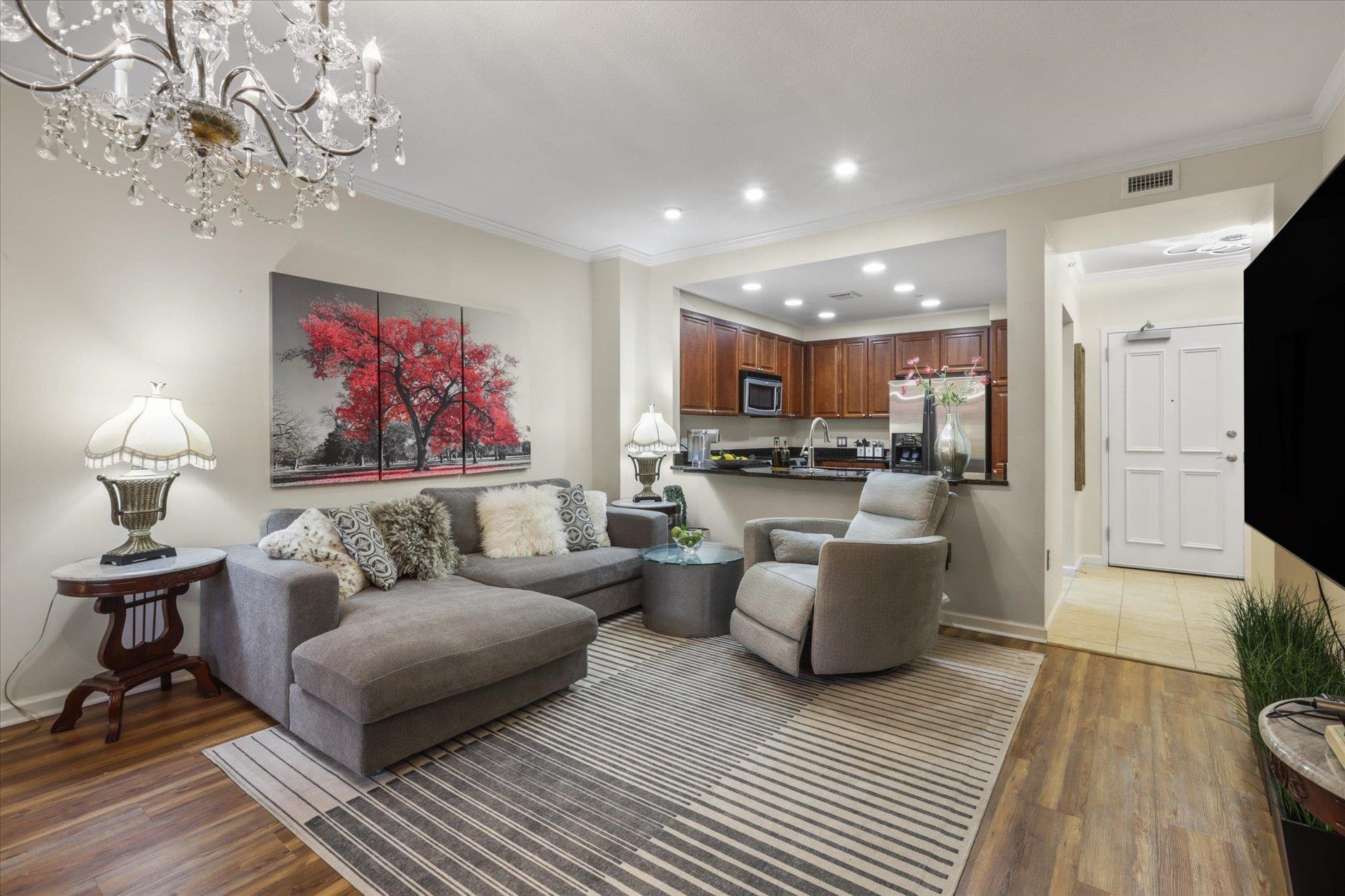 121 N Monroe Street Unit: 5004